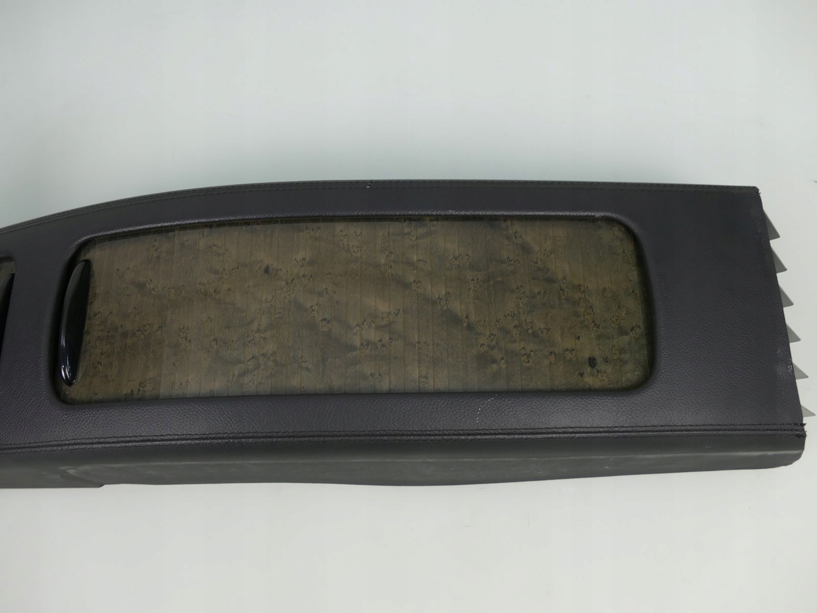 MERCEDES CLS W219 mitteltunnel mitte heck hinten A2198600030