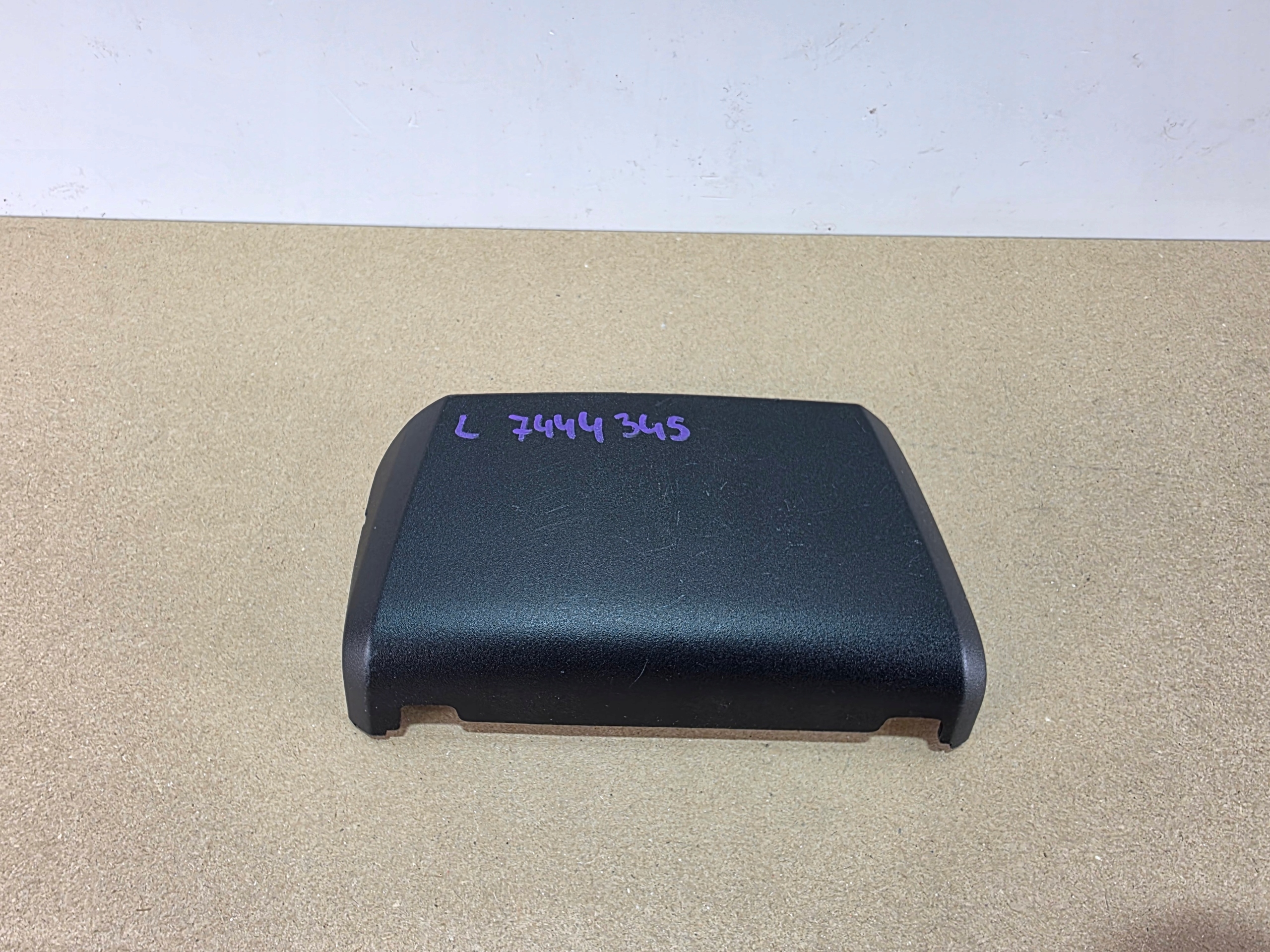 cover seat left front BMW X7 G07 LCI 7444345