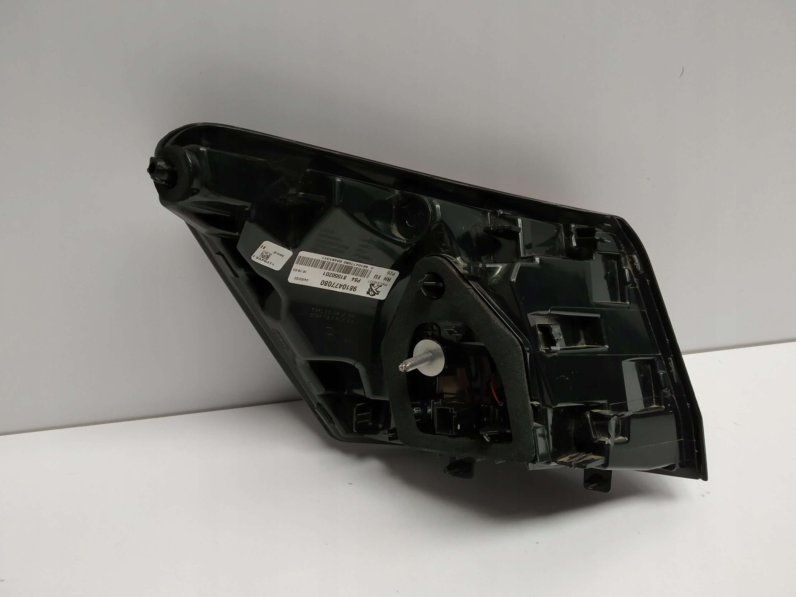 16+ Peugeot 3008 II P84 light rear part right original