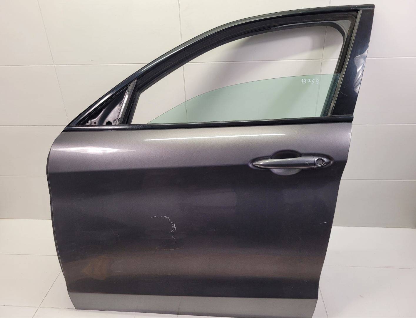 door front left side Alfa Romeo Stelvio 2017