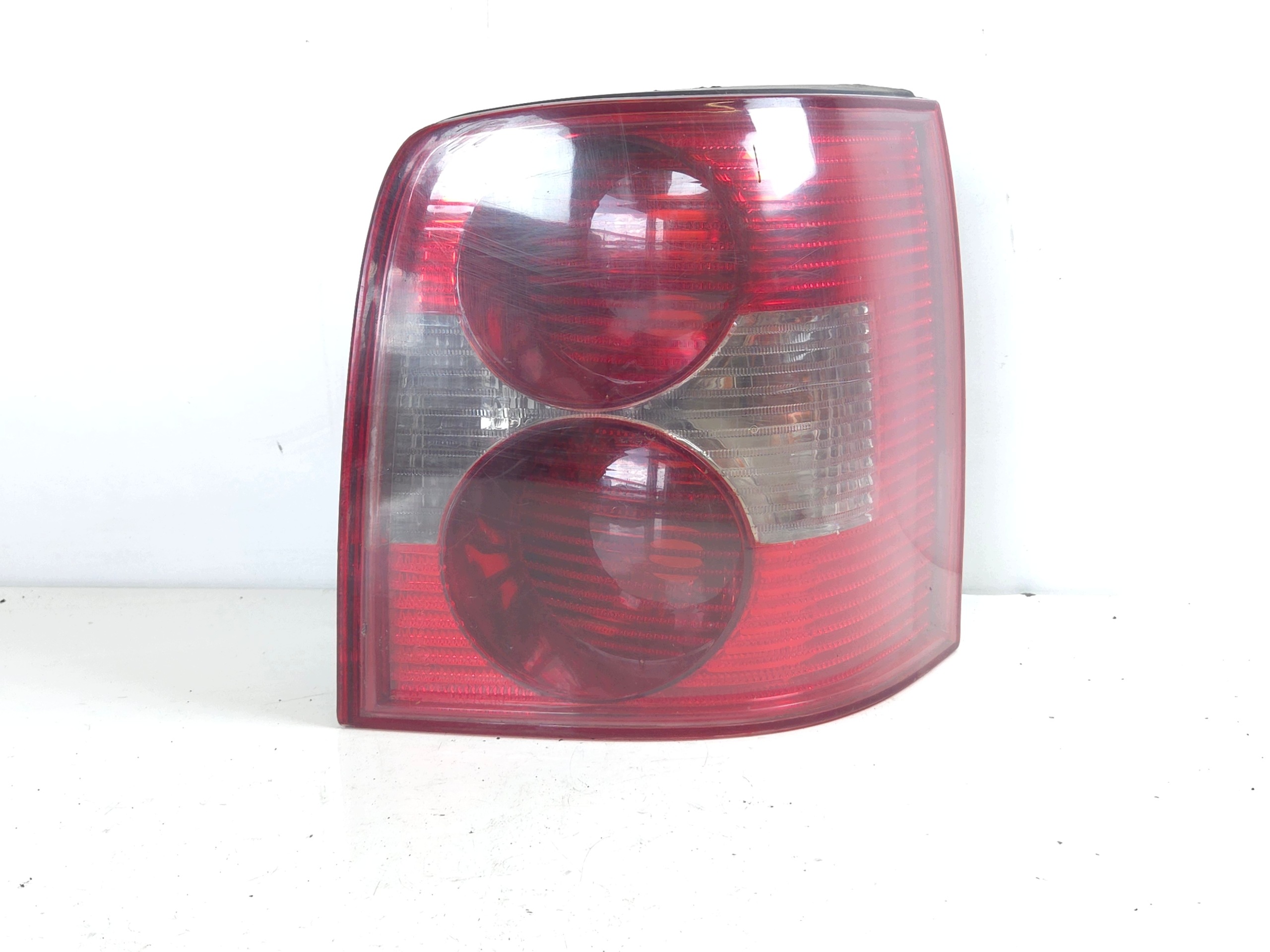VW PASSAT B5 LIFT KOMBI light right rear part