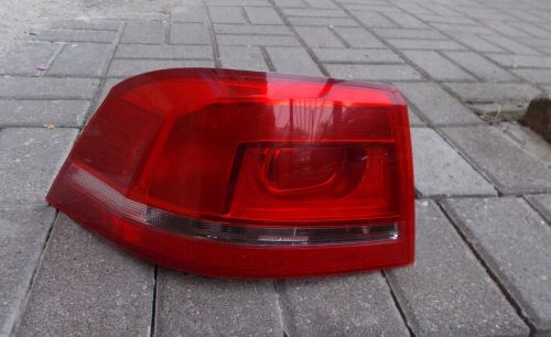 VW PASSAT B7 SEDAN LEWA TYLNA LAMPA ORYGINAŁ