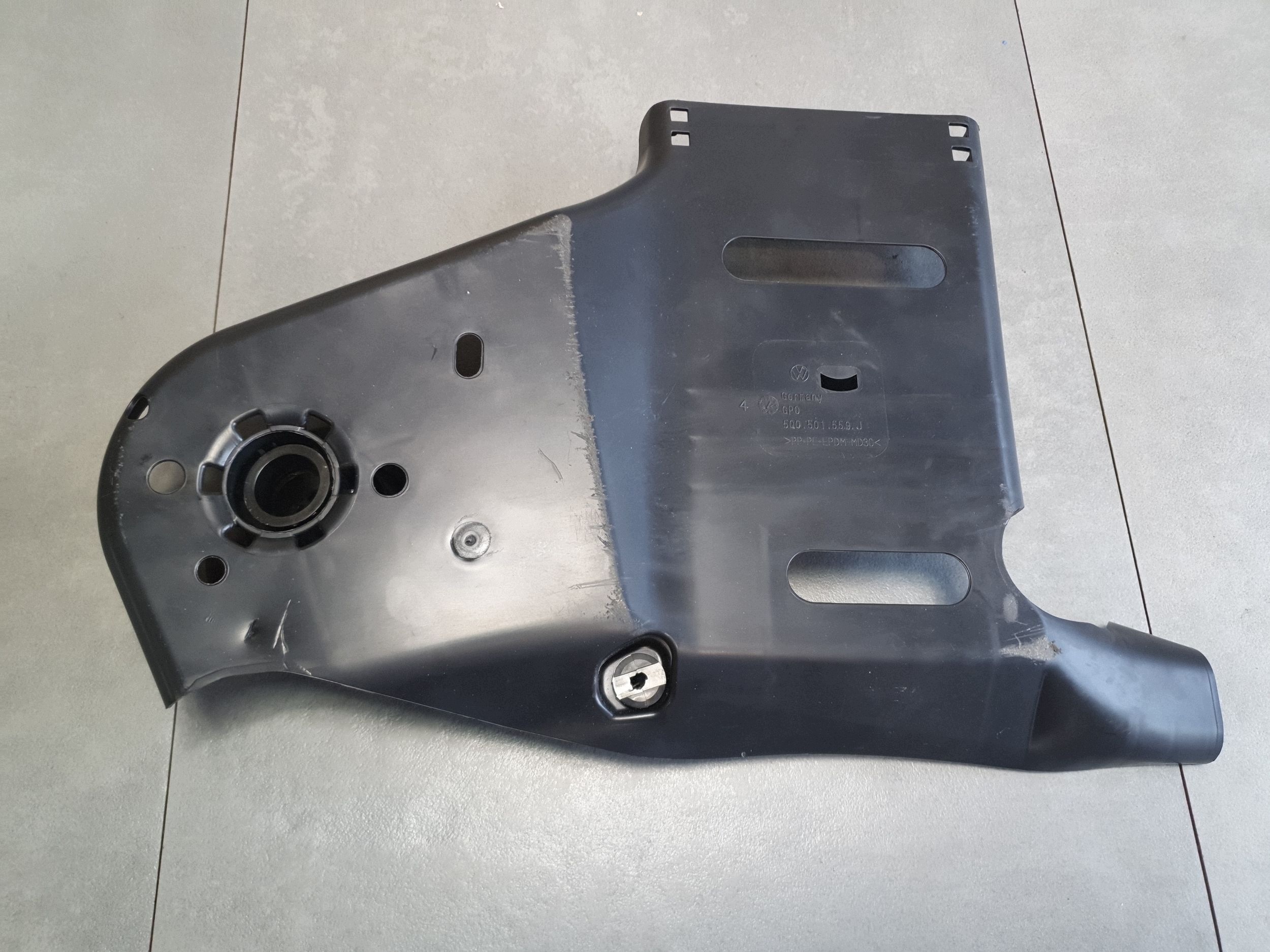 Audi A3 8Y hb cover chassis rear 5Q0501559J