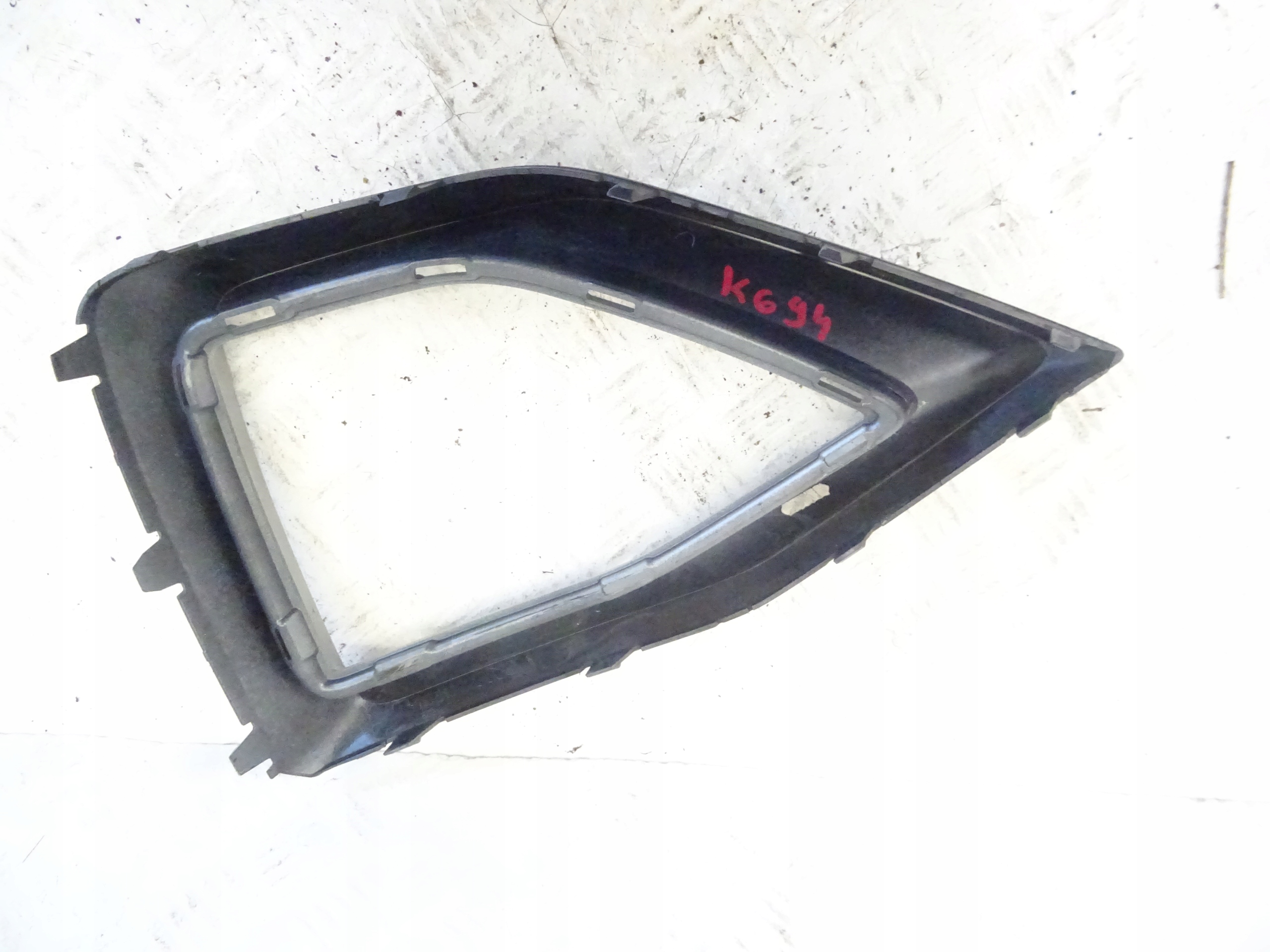 grid of a bumper front front left AUDI Q2 81A LIFT 81A853053
