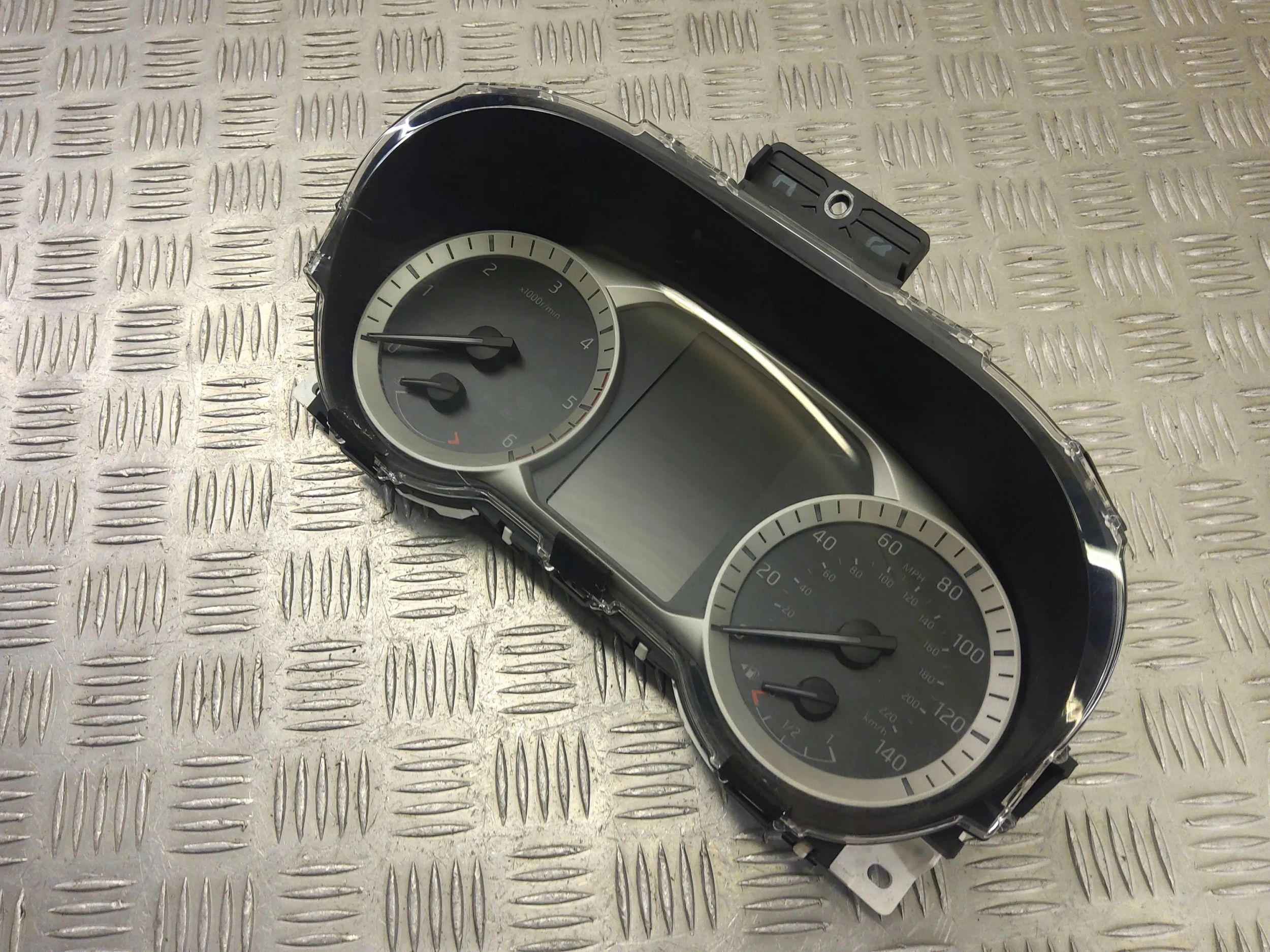 nissan NAVARA D23 2016 спидометр /