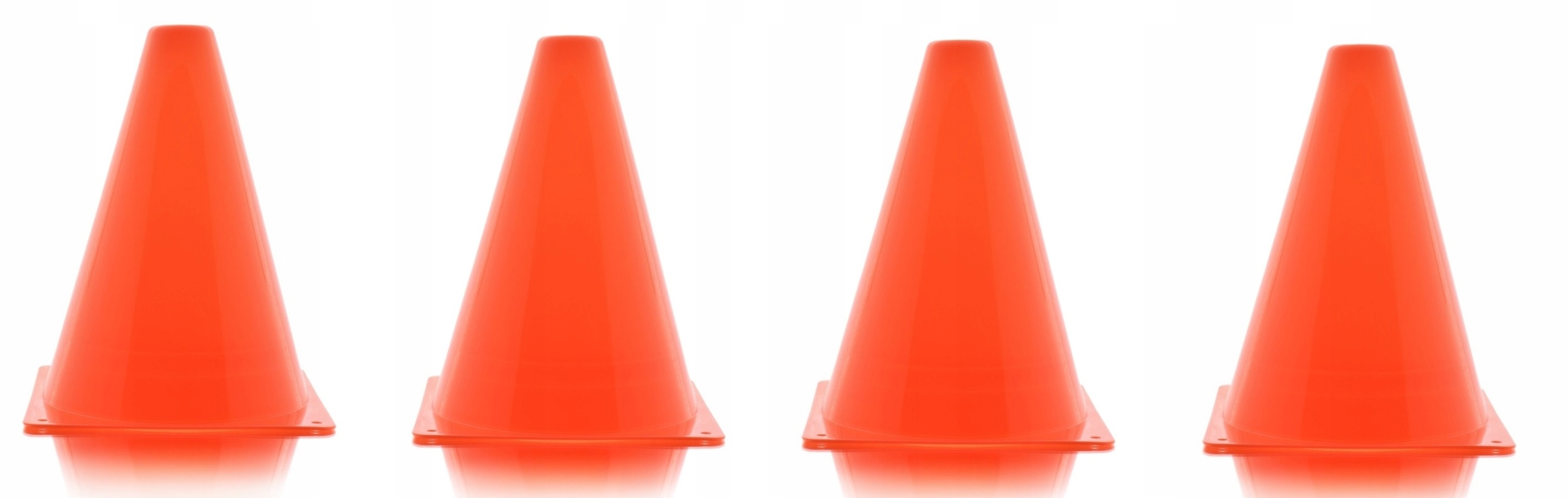 PACHOŁKI TRENINGOWE DO PIŁKI NOŻNEJ 4 SZTUKI STOŻKI DO GRY ĆWICZEŃ ZABAWY Marka ZD TRADING