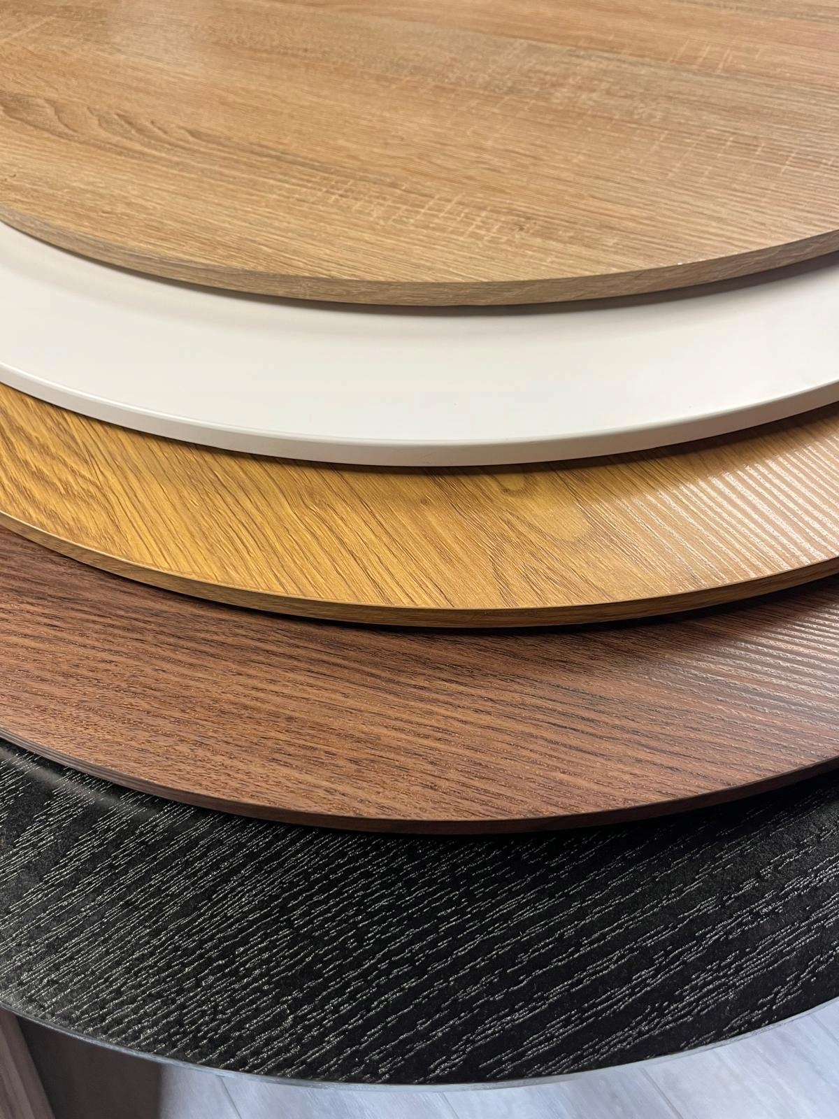 Stół stolik okrągły do kuchni jadalni jedna noga Lugano VICTORY 70 cm wood Głębokość mebla 70 cm