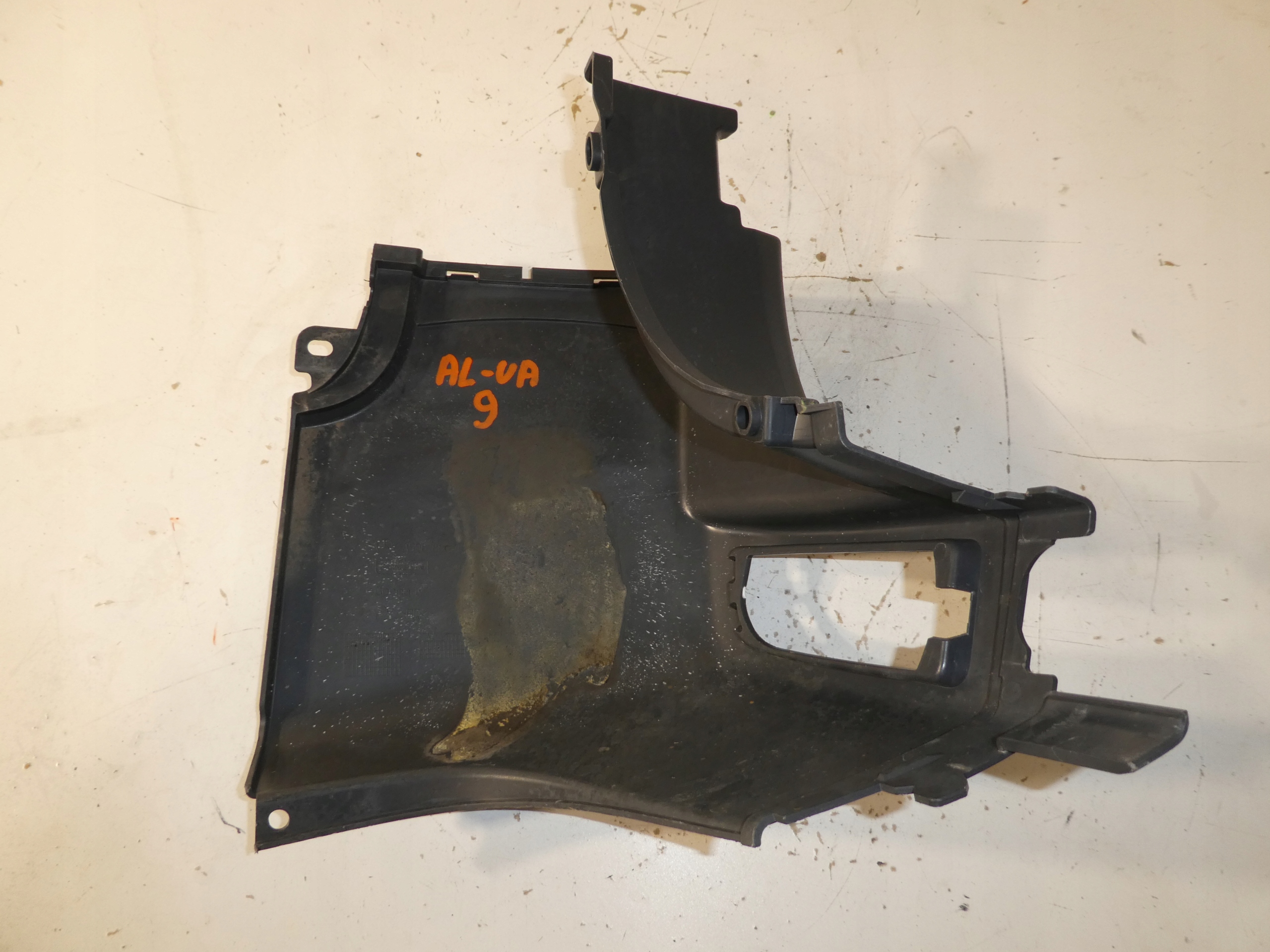 corner of a bumper A9068804671 rear part SPRINTER CRAFTER