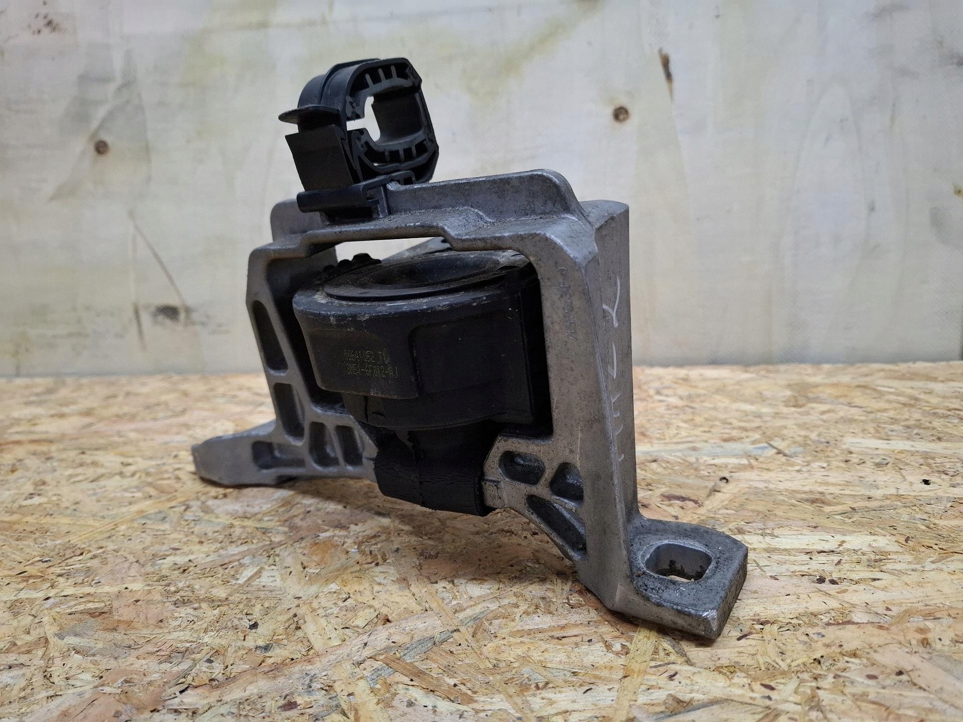 engine mount Volvo V50 facelift 2010 326822