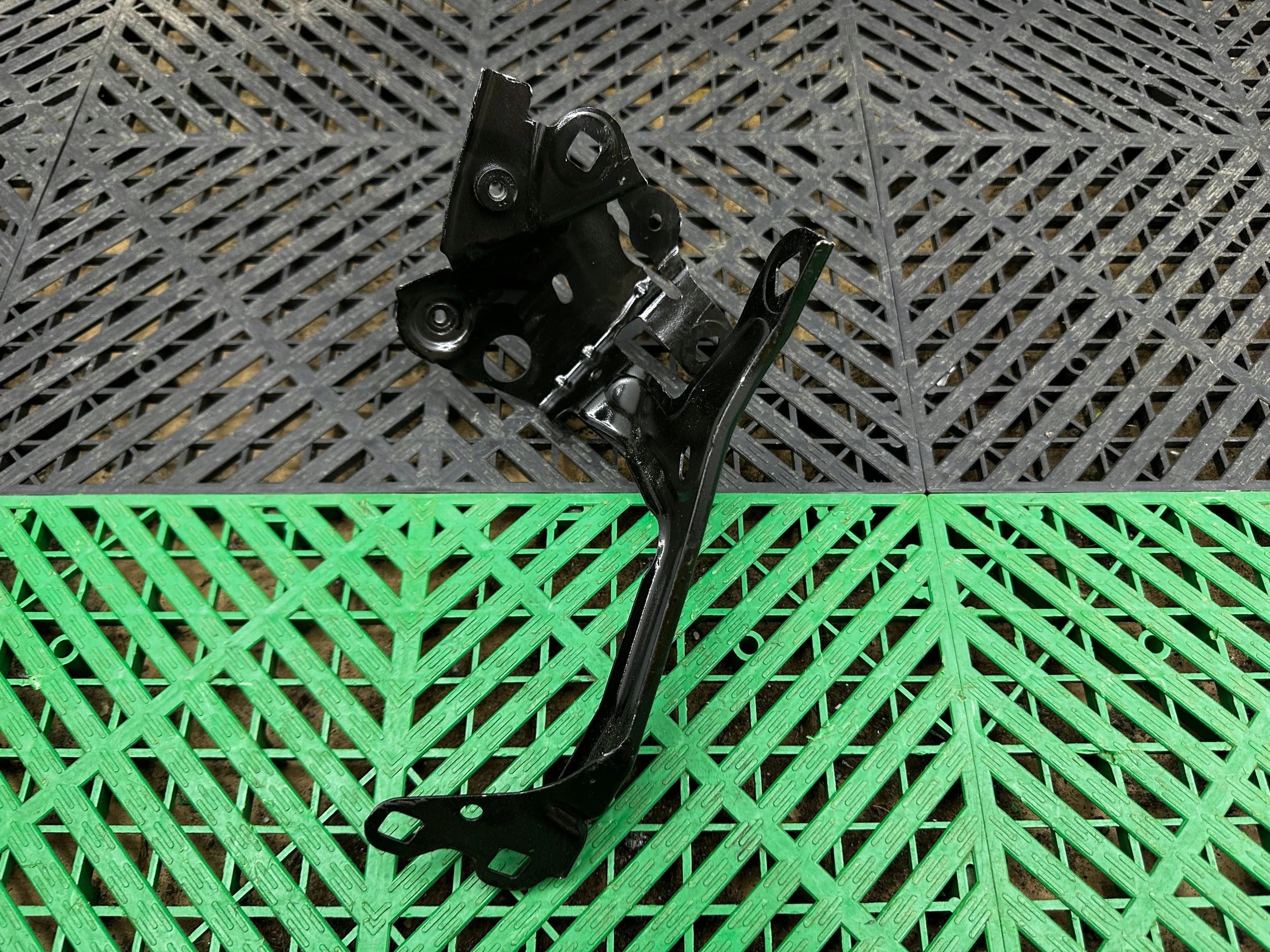 staffa parafango BMW 5 G30 G31 7349618