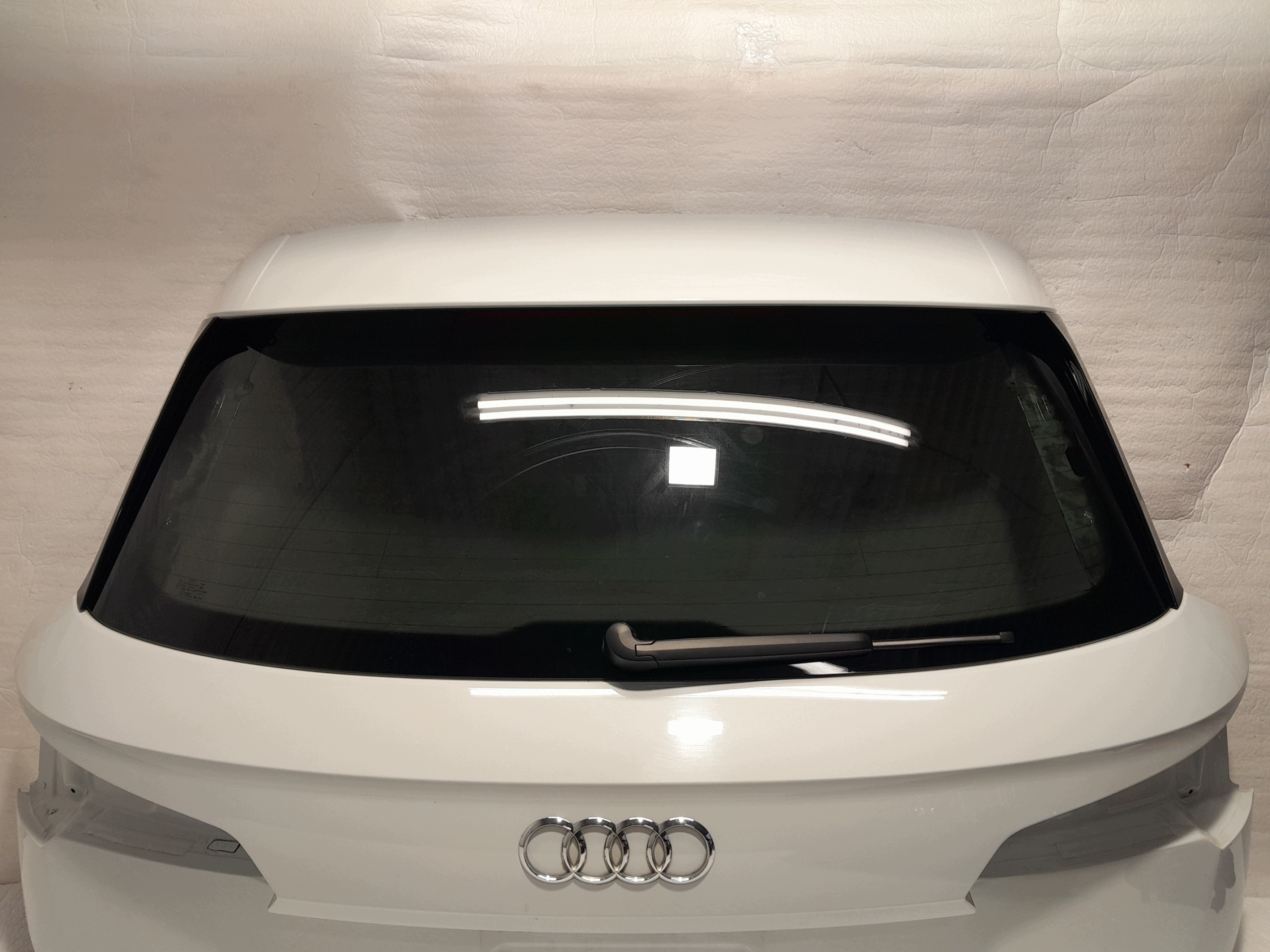 AUDI Q5 80A trunk door boot LS9R