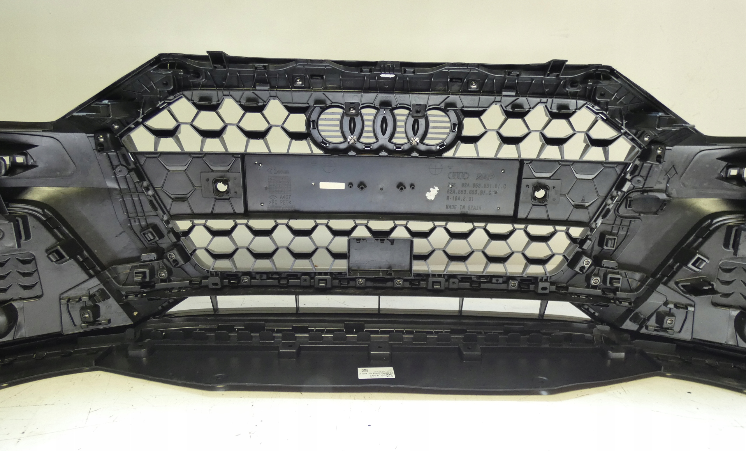 AUDI A1 82A807437 below 4 PDC below washers 2018- bumper front front