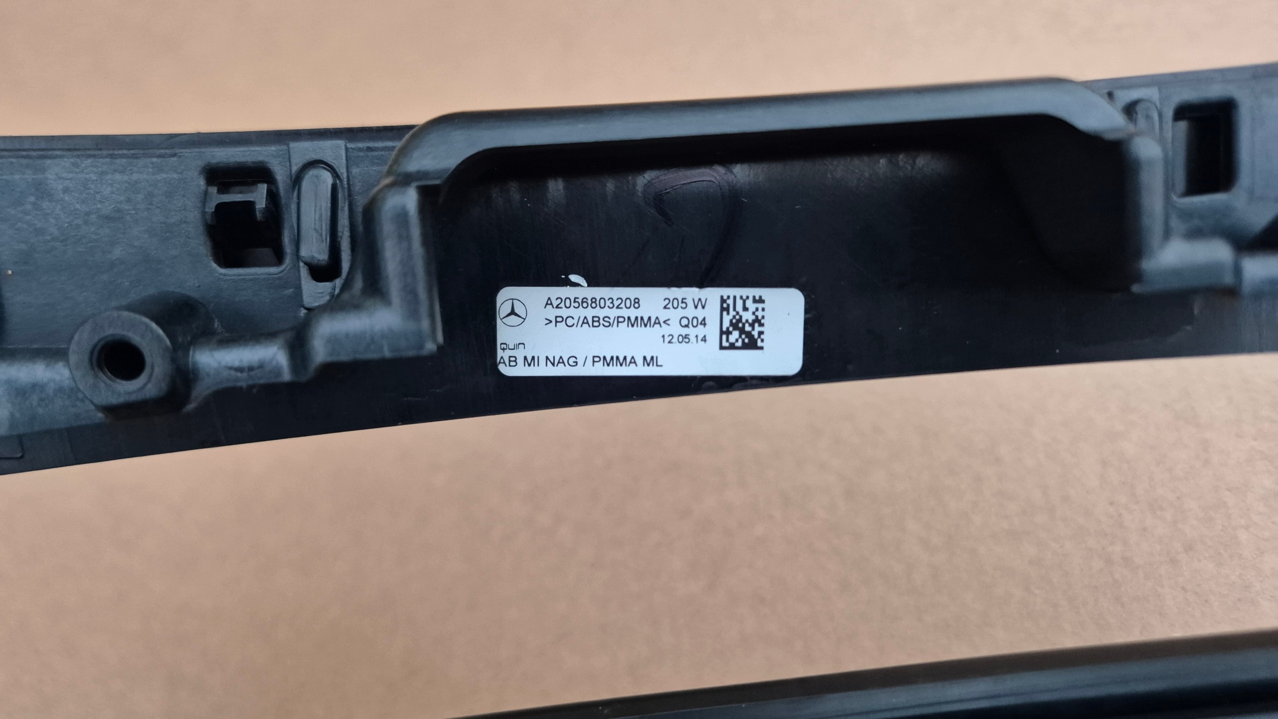 mitteltunnel DEKOR rahmen des lüfters mitte 2056803208 MERCEDES W205 sehr guter zustand!!