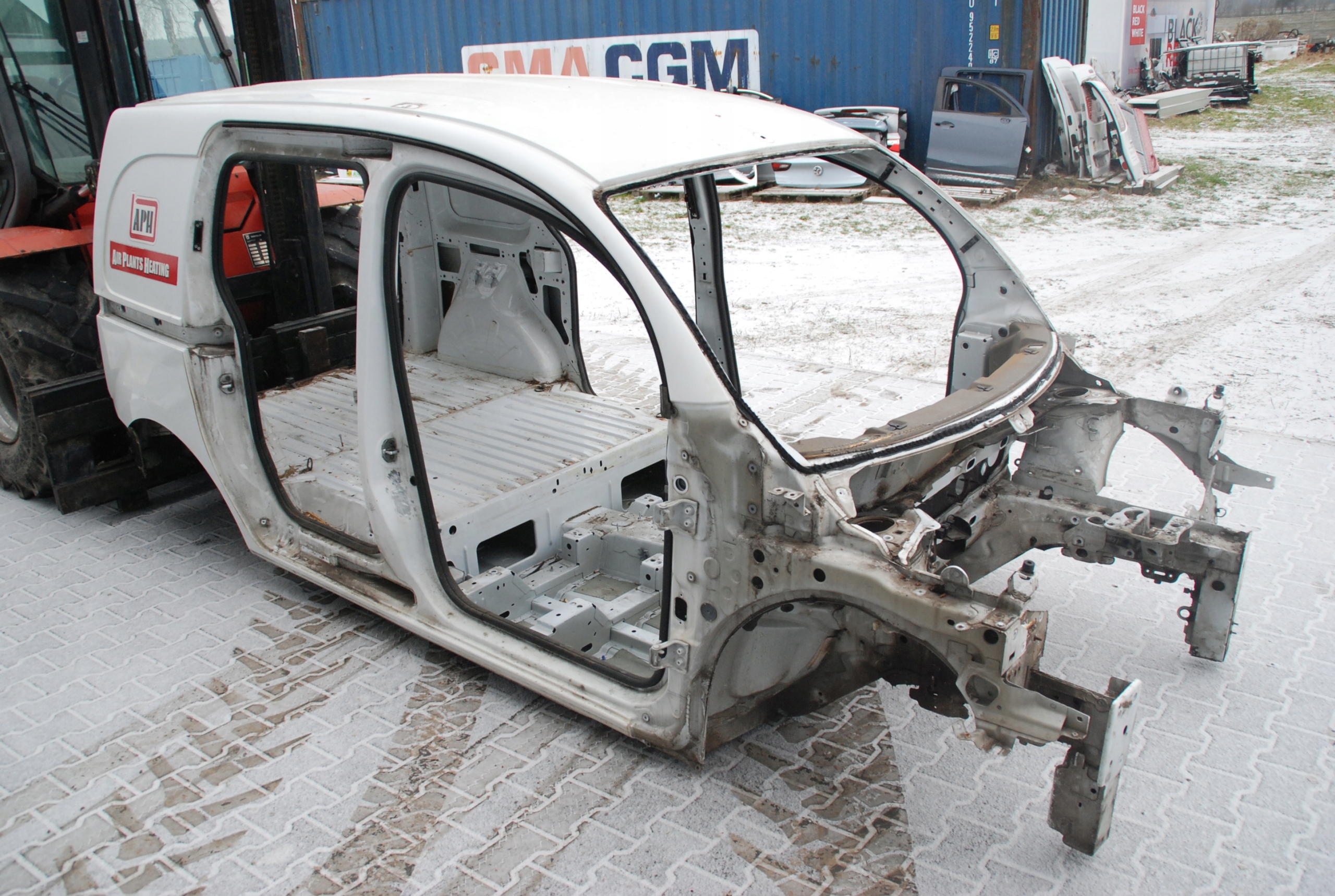 ĆWIARTKA BOK BŁOTNIK RENAULT KANGOO CITAN W415