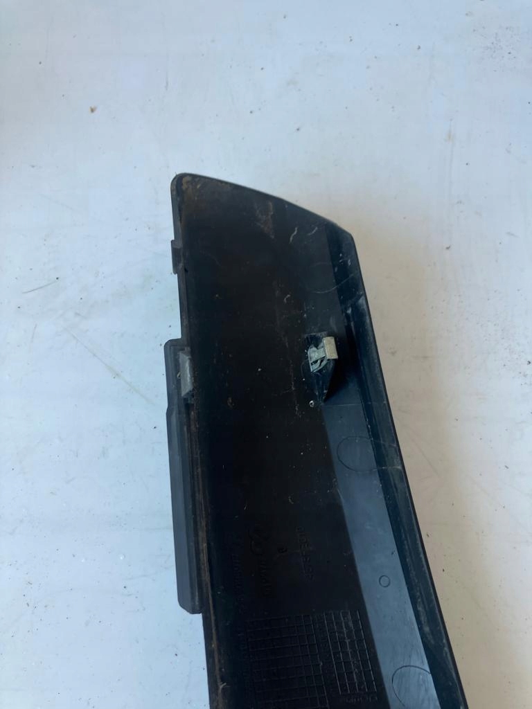 moulding below LAMPE right PEUGEOT 3008 9685098077