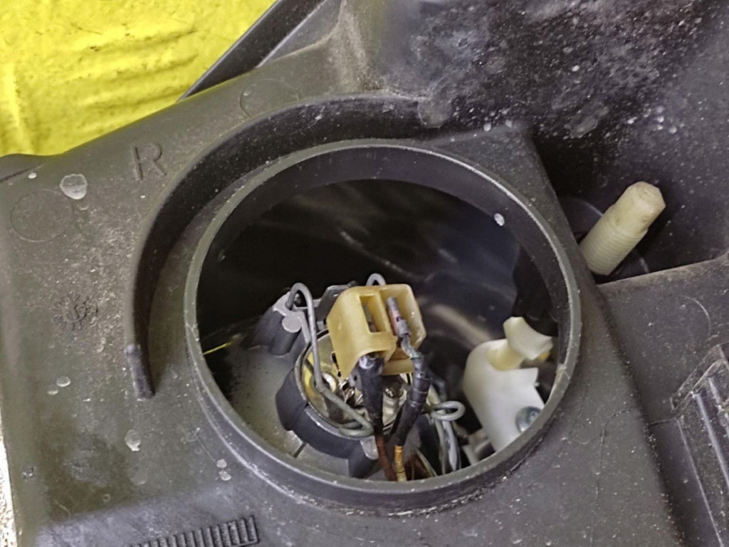 PEUGEOT 407 REFLEKTOR light right front 0301213202