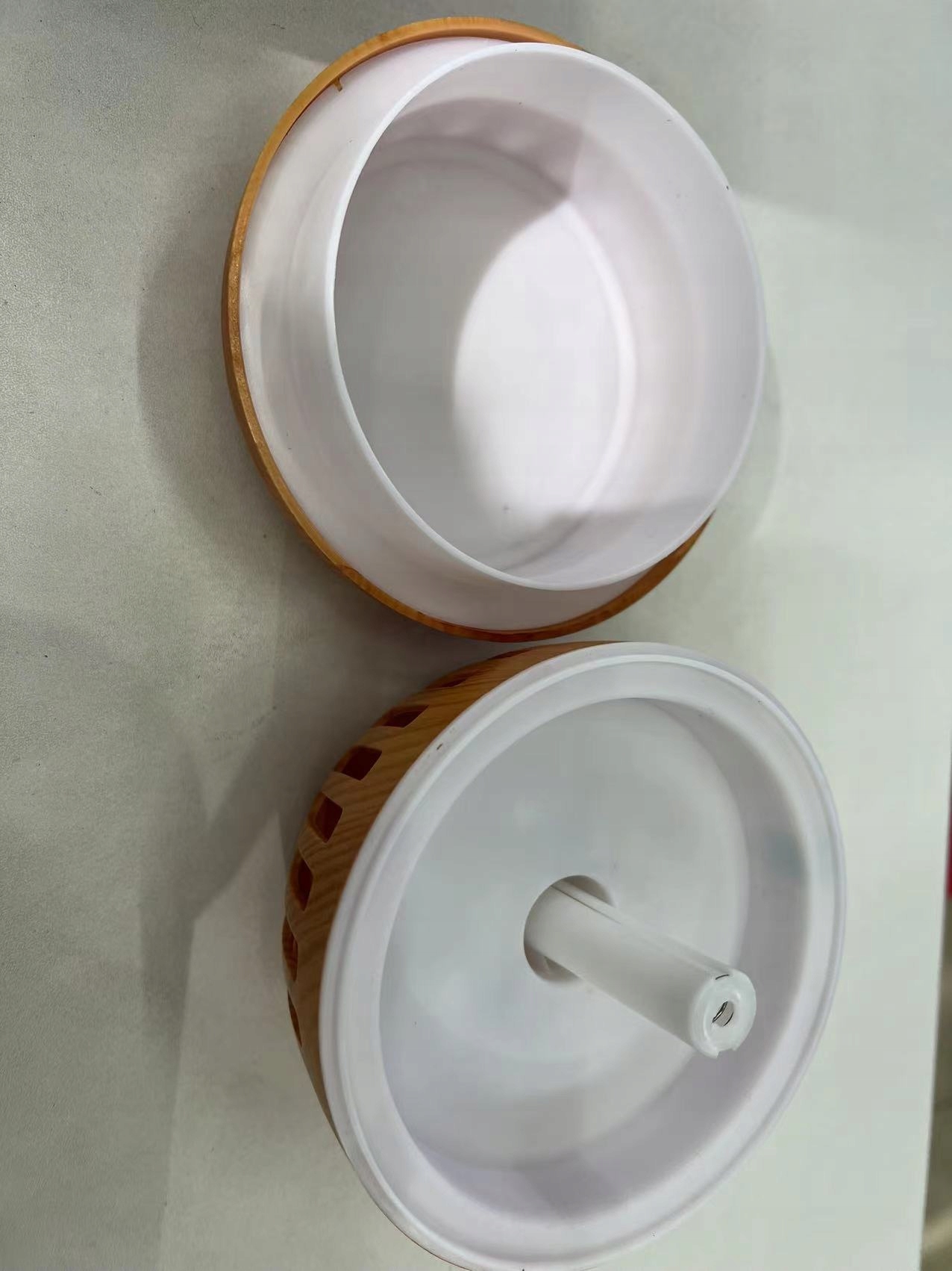 NAWILŻACZE MICRO USB CE ROHS LAMPK NOCNA Kolor dominujący beże i brązy