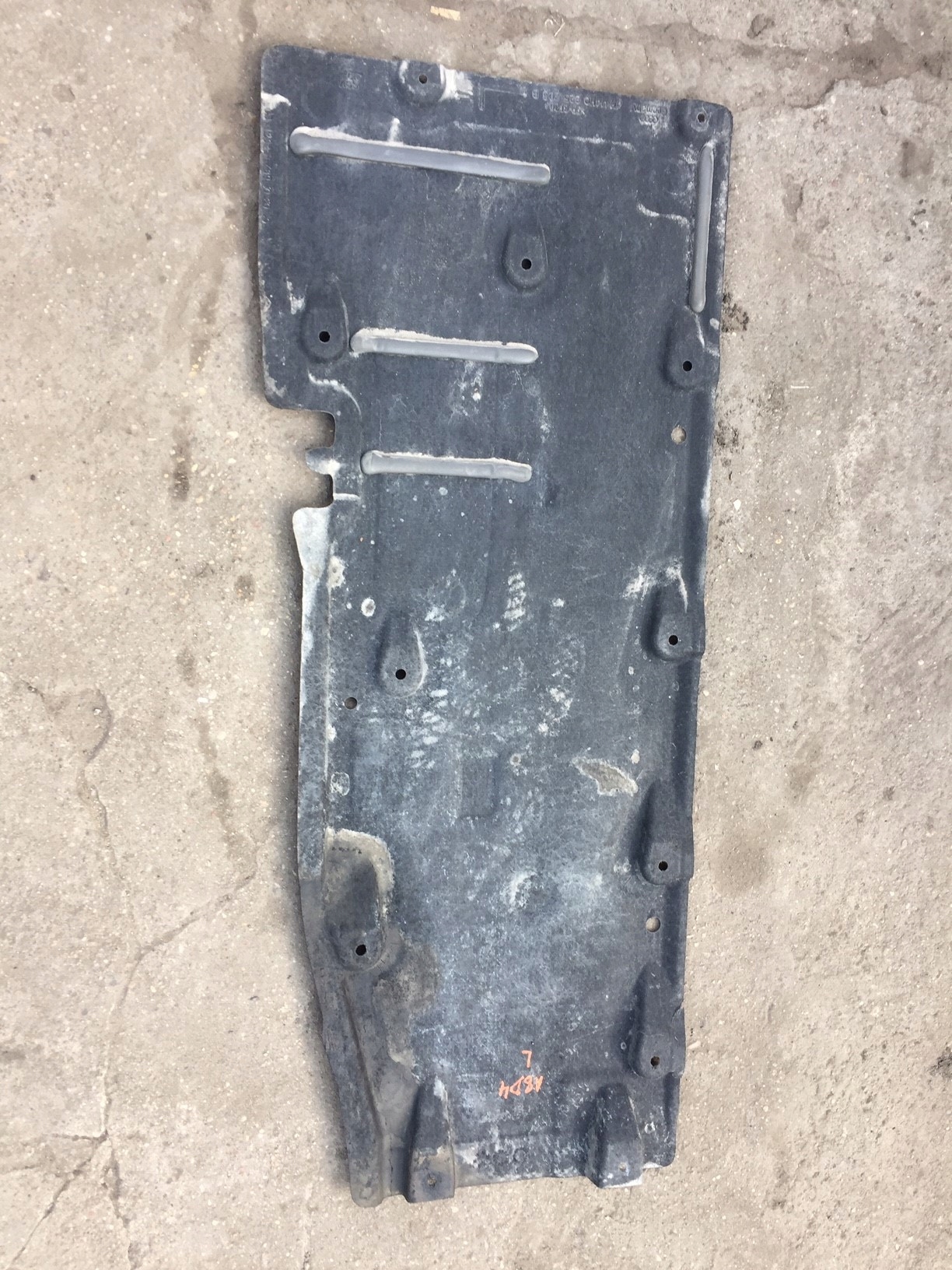 AUDI A8 D4 cover chassis left 4H0825205B