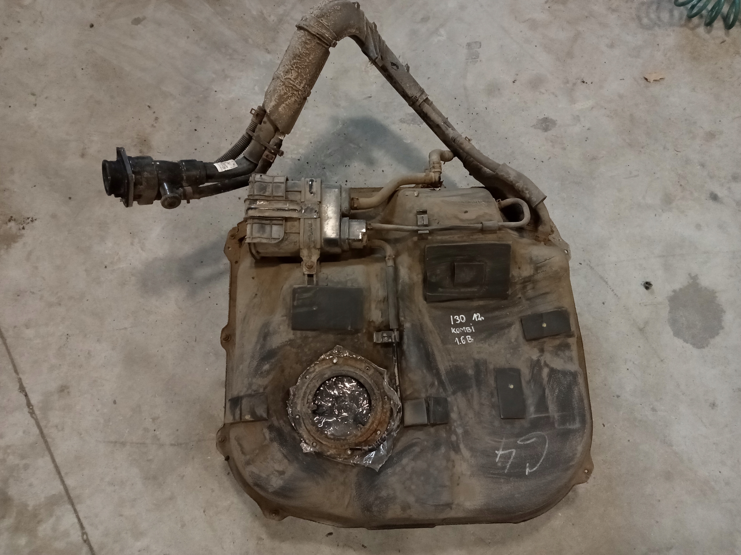 Hyundai i30 универсал II топливный бак 1.6 benz