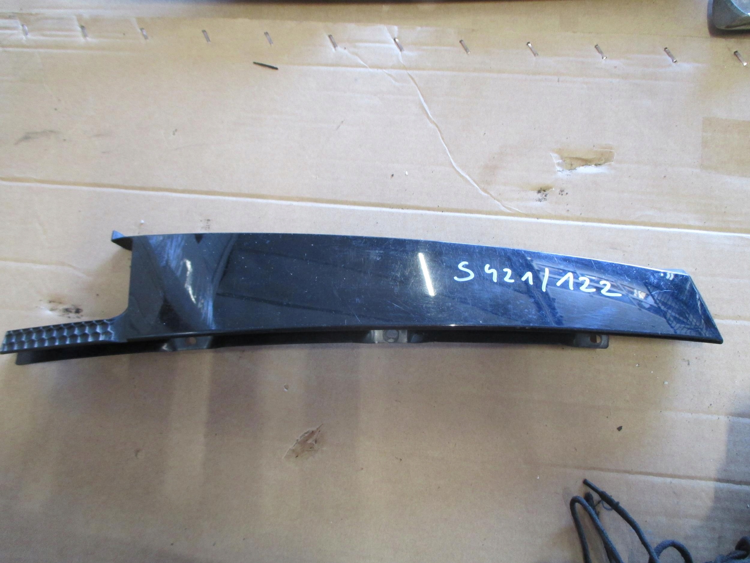 SKODA OCTAVIA 3 III LISTWA Z DRZWI LEWA TYLNA