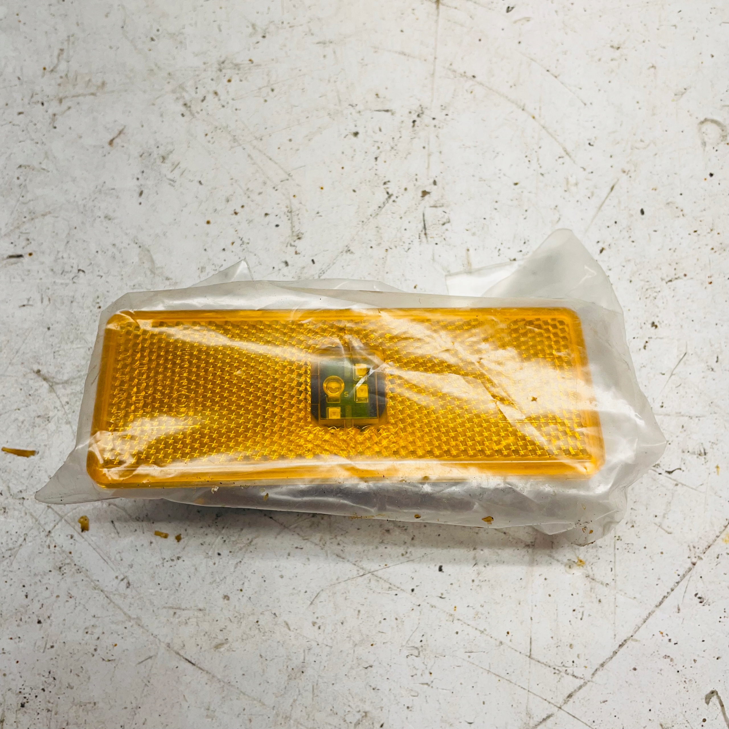 LAMPA LED OBRYSOWA MERCEDES ACTROS A0005447611