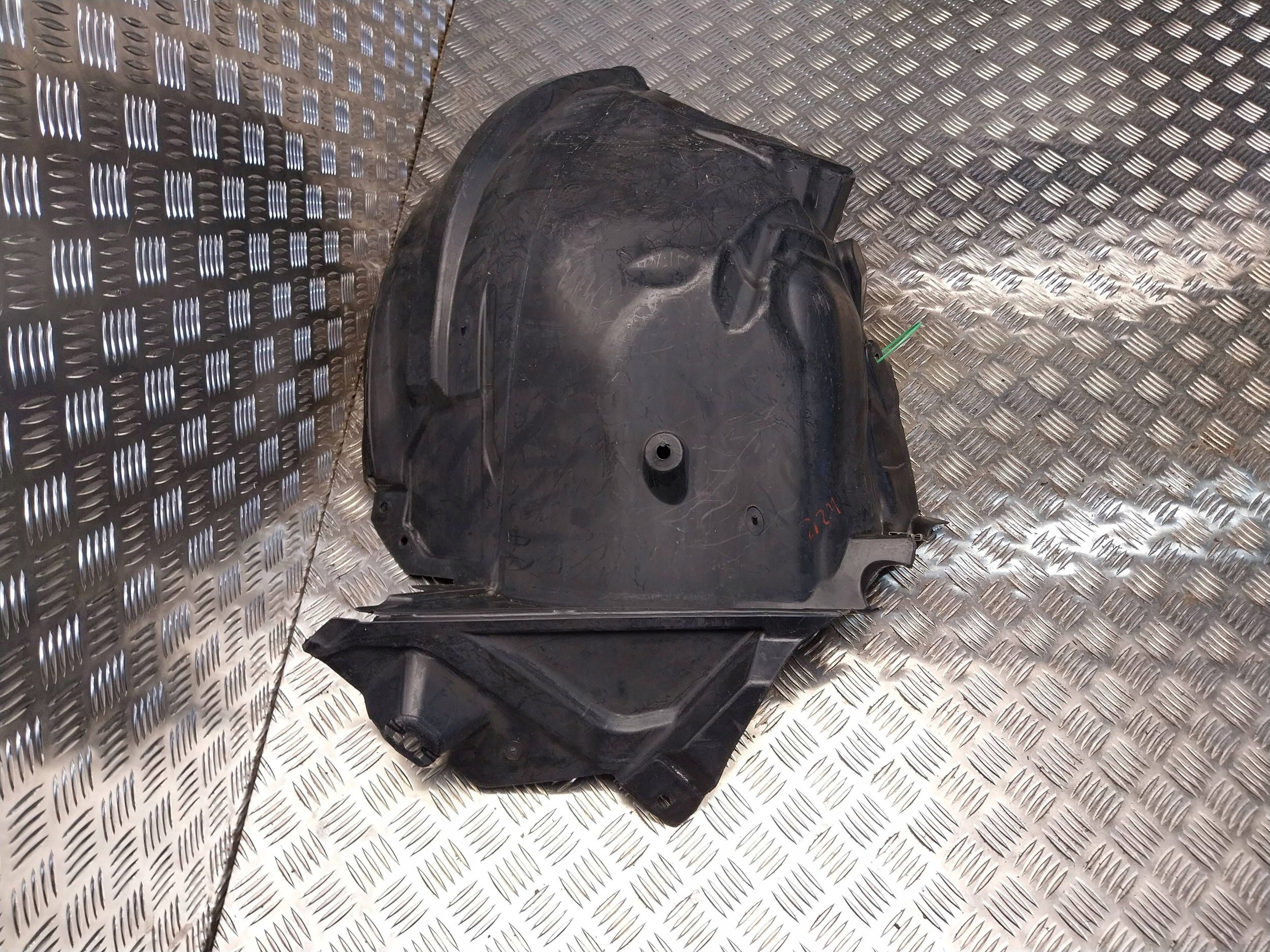 mudguard left front part rear A2126903030 MERCEDES W212
