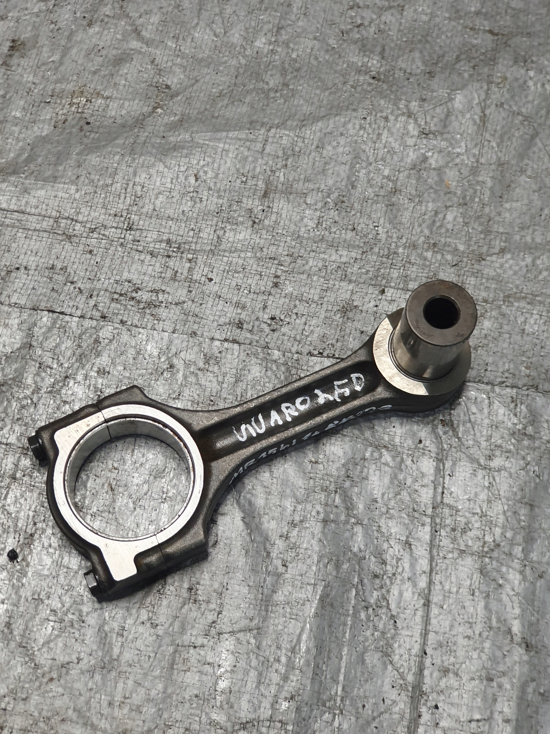 connecting rod OPEL VIVARO A 11r. 2.5D
