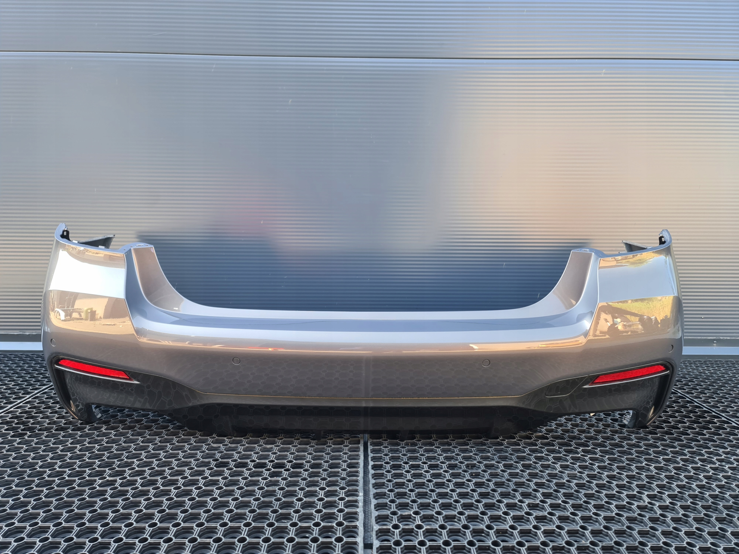 BMW G30 ZDERZAK TYŁ TYLNY M PAKIET