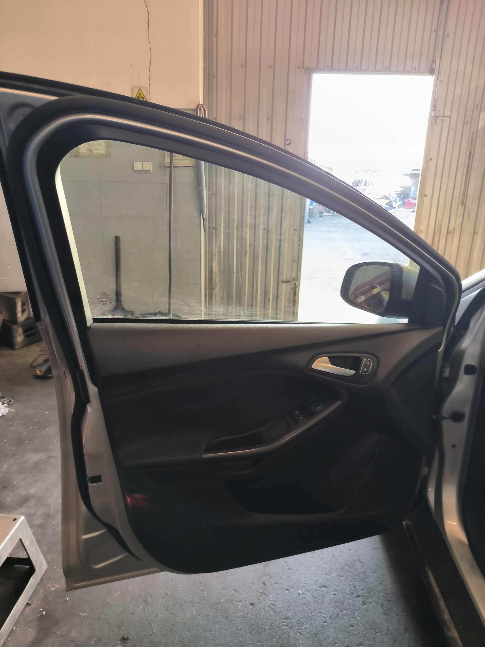 door left front ZJNC FORD FOCUS MK3 LIFT