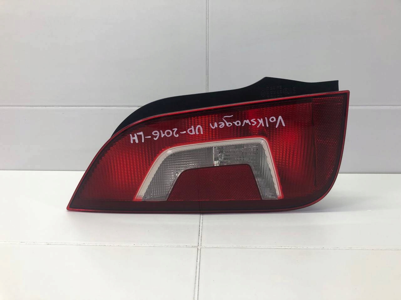 light rear left side Volkswagen Up facelift 2016 156310