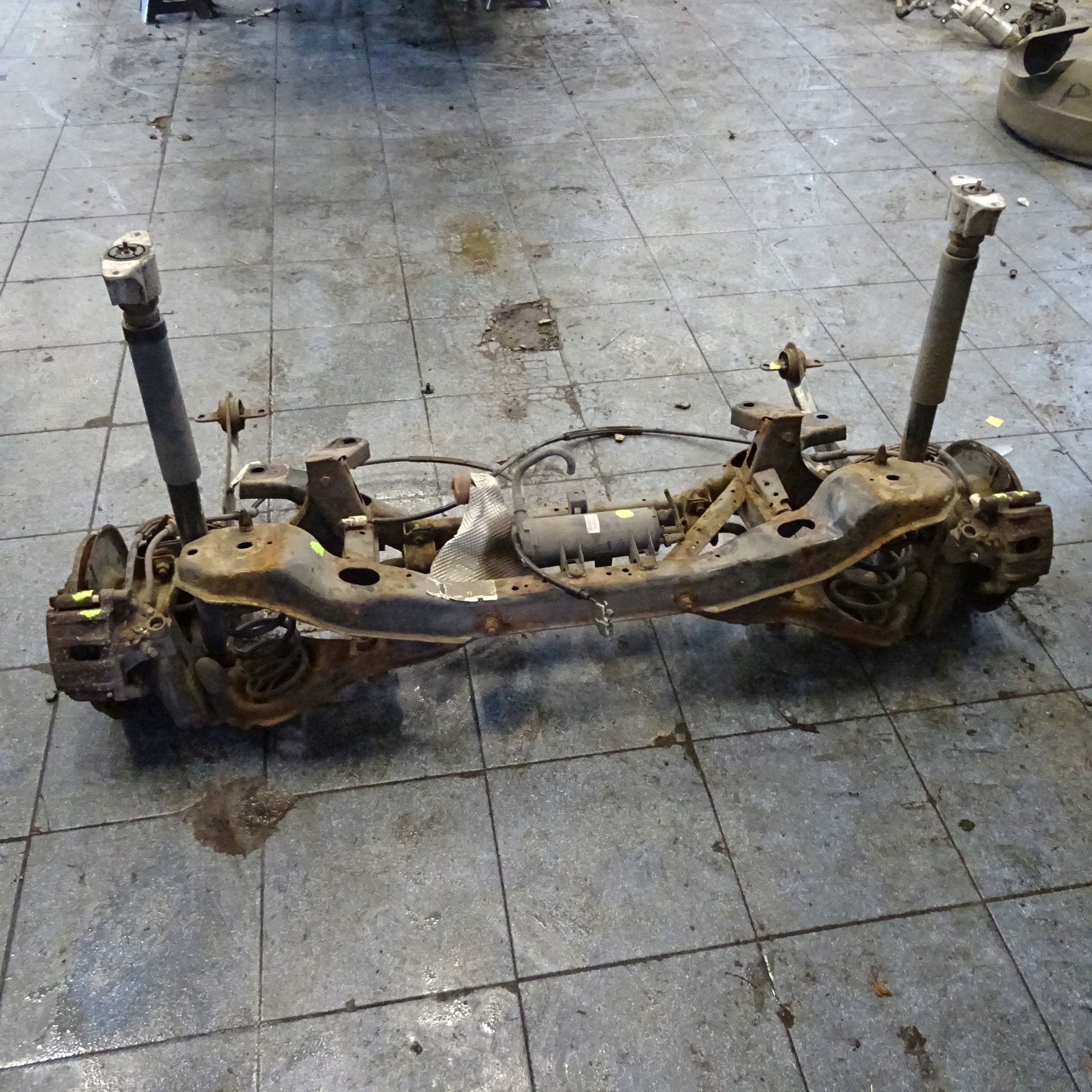 VOLVO C30 achse hinten träger