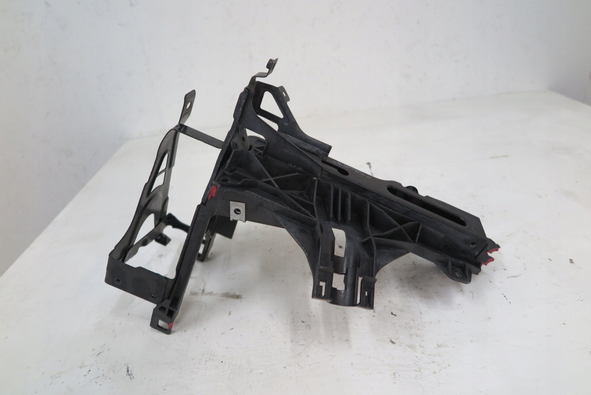 BMW F10 F11 M5 OKULAR PODPORA WSPORNIK LAMPY PRAWY PRZÓD PRZEDNI 7200794