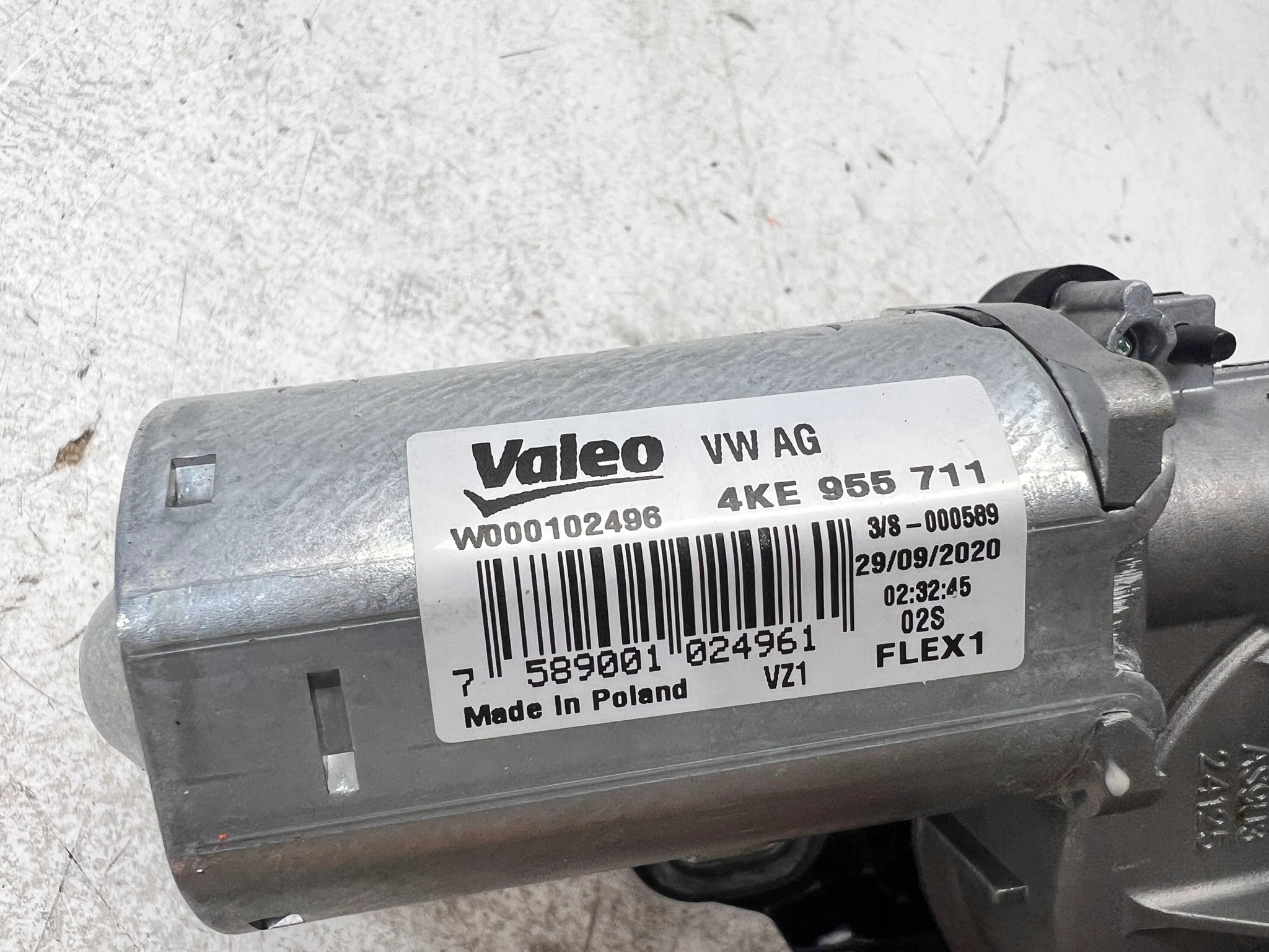motor ablaktörlők far AUDI A4 B9 4KE955711