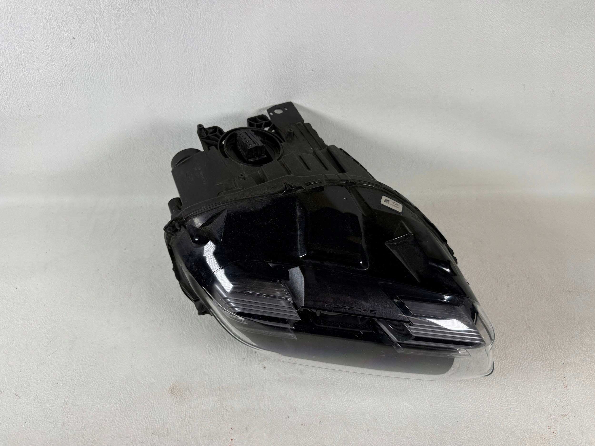 Porsche Tycan 9J1 19- light right front front