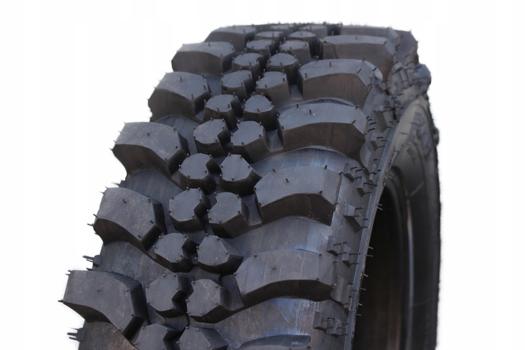 4x 215/80R16 OPONY BIEŻNIKOWANE TERENOWE 4x4 Model TREKKER