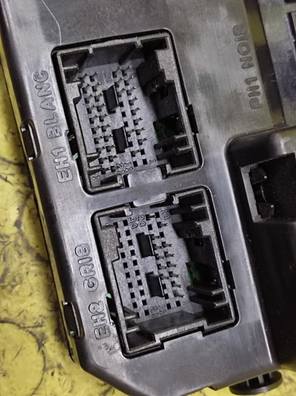 PEUGEOT 307 module compartment BSI 9651196880