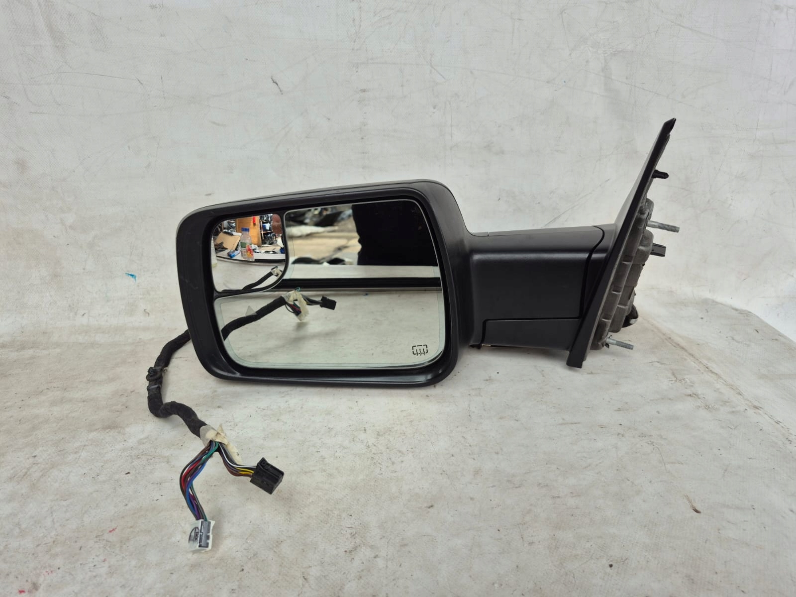 DODGE RAM V 1500 19- mirror exterior left