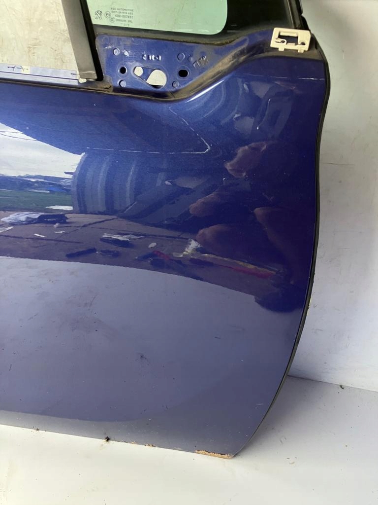 dveře pravý předek PEUGEOT 208 5D KUC