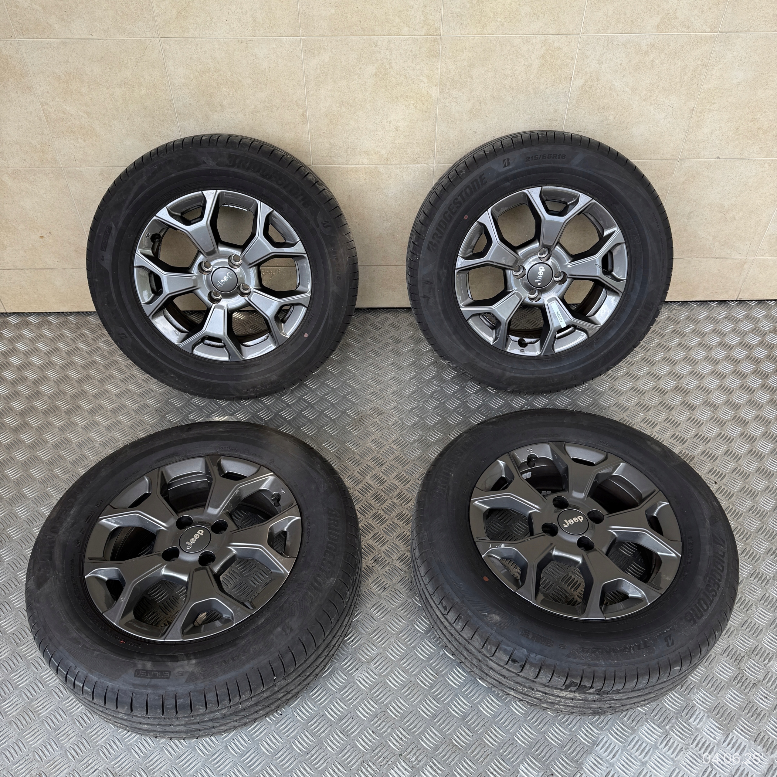 discs wheels tyres JEEP AVENGER BRIDGESTONE 215/65/16" 4MM summer