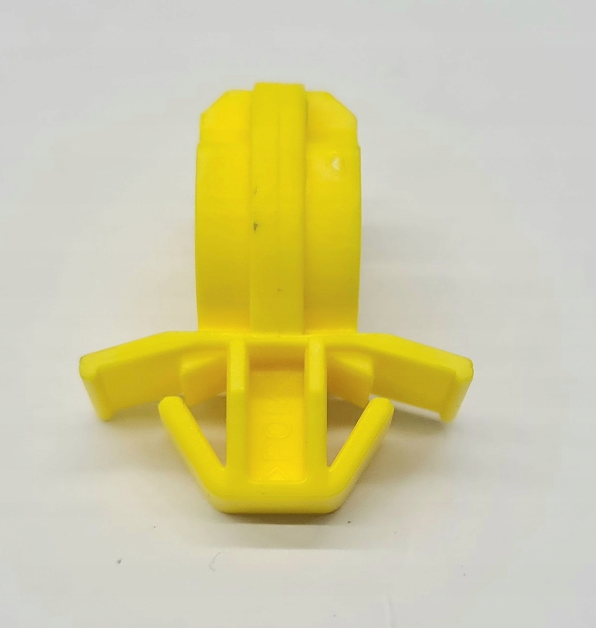 UCHWYT SPINKA PRĘTA MASKI OPEL ASTRA, VECTRA, ZAFI