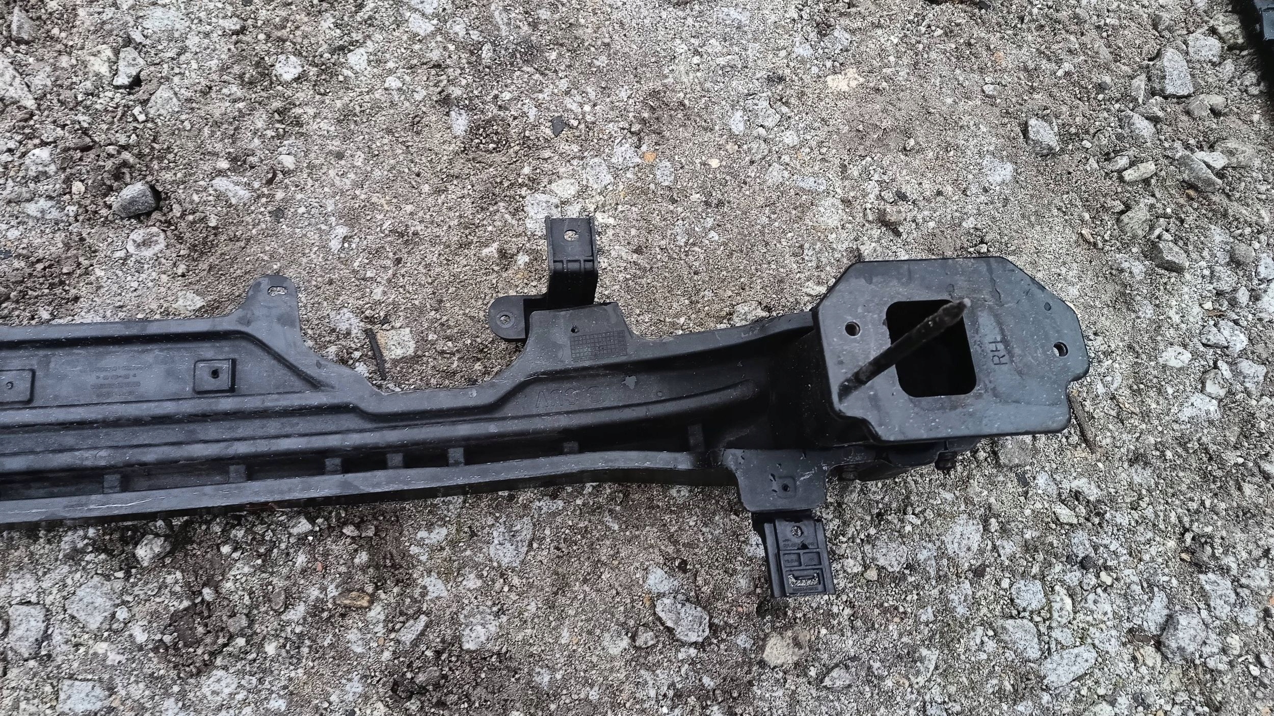 KIA STONIC bumper support rear part rear STREFY 86631-H8410 2018R