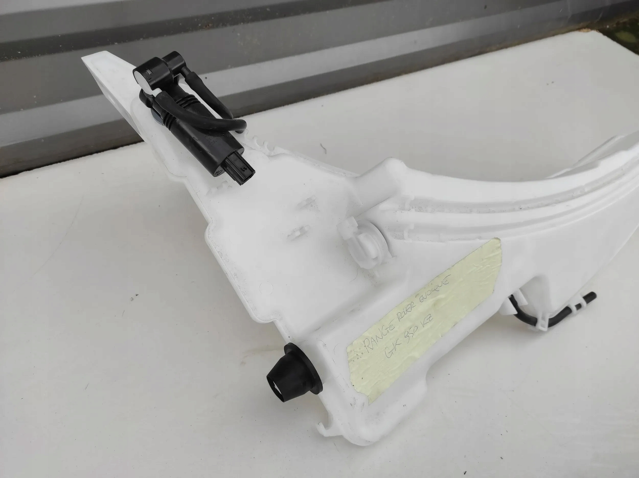 бачок омывателя Range Rover Evoque L551 II