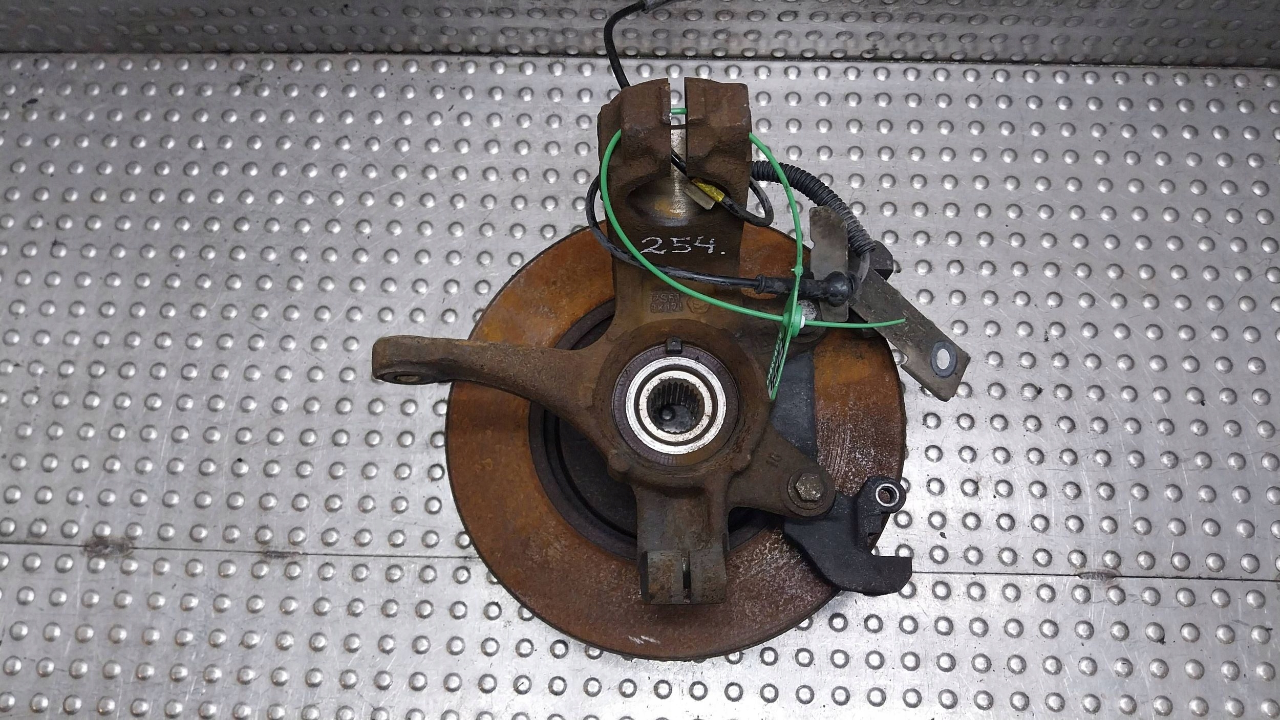 swing left front 2S61-3K171-BA FORD FIESTA FUSION MK6