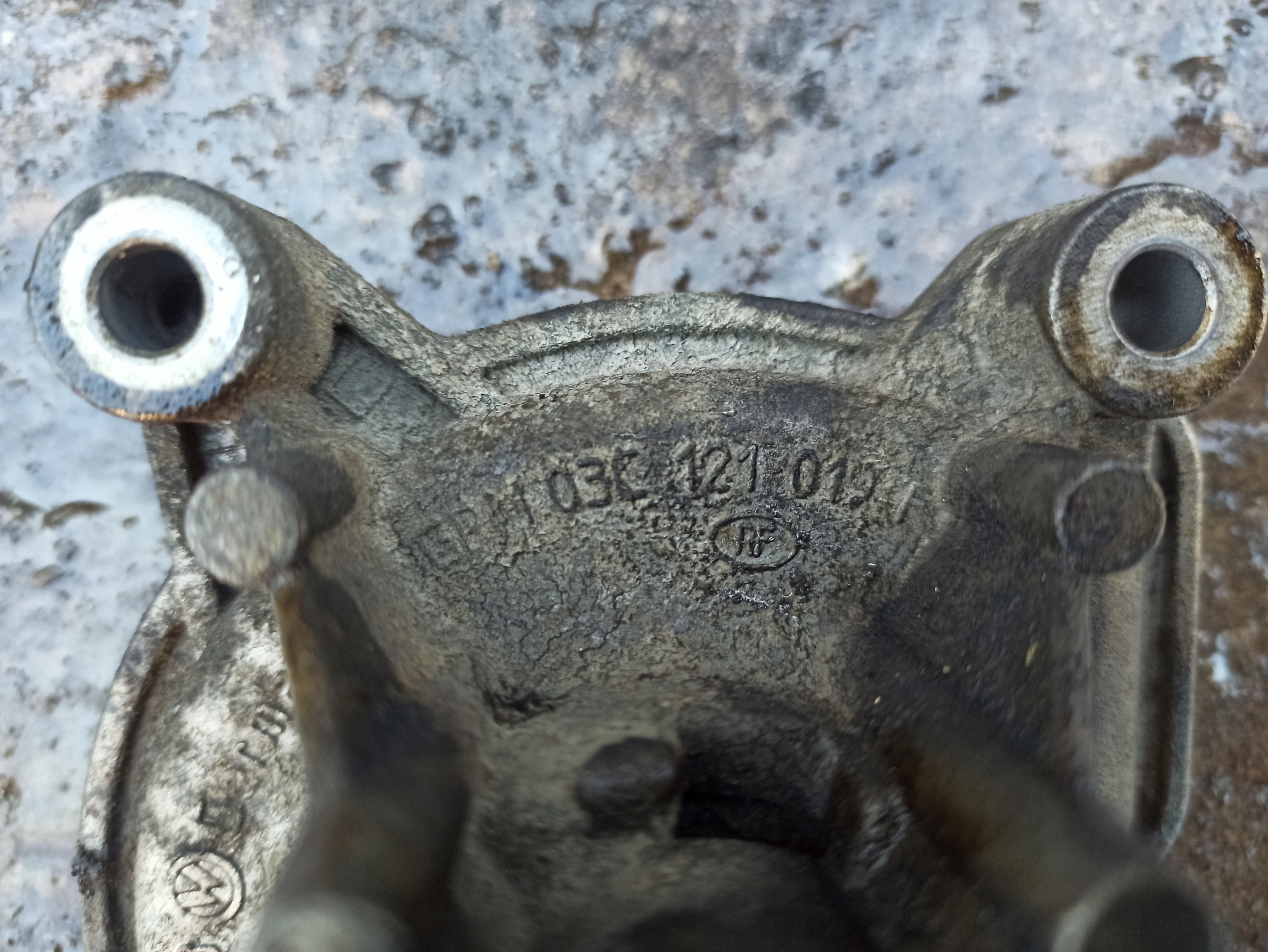 AUDI A3 A4 water pump 1,4TFSI 03C121019F