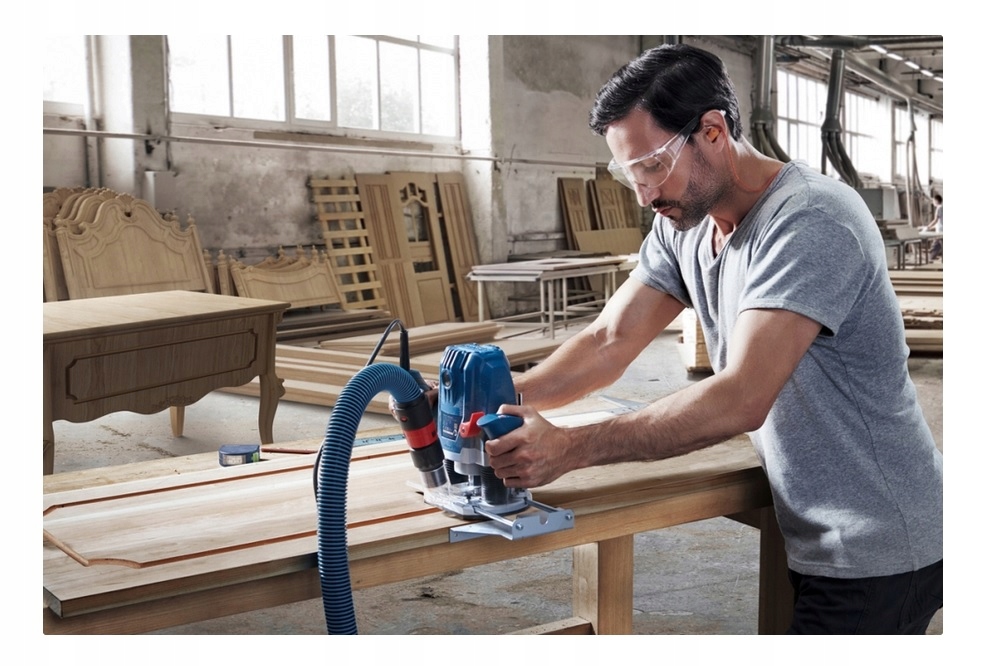 BOSCH FREZARKA GÓRNOWRZECIONOWA 1300W GOF 1300 Marka Bosch