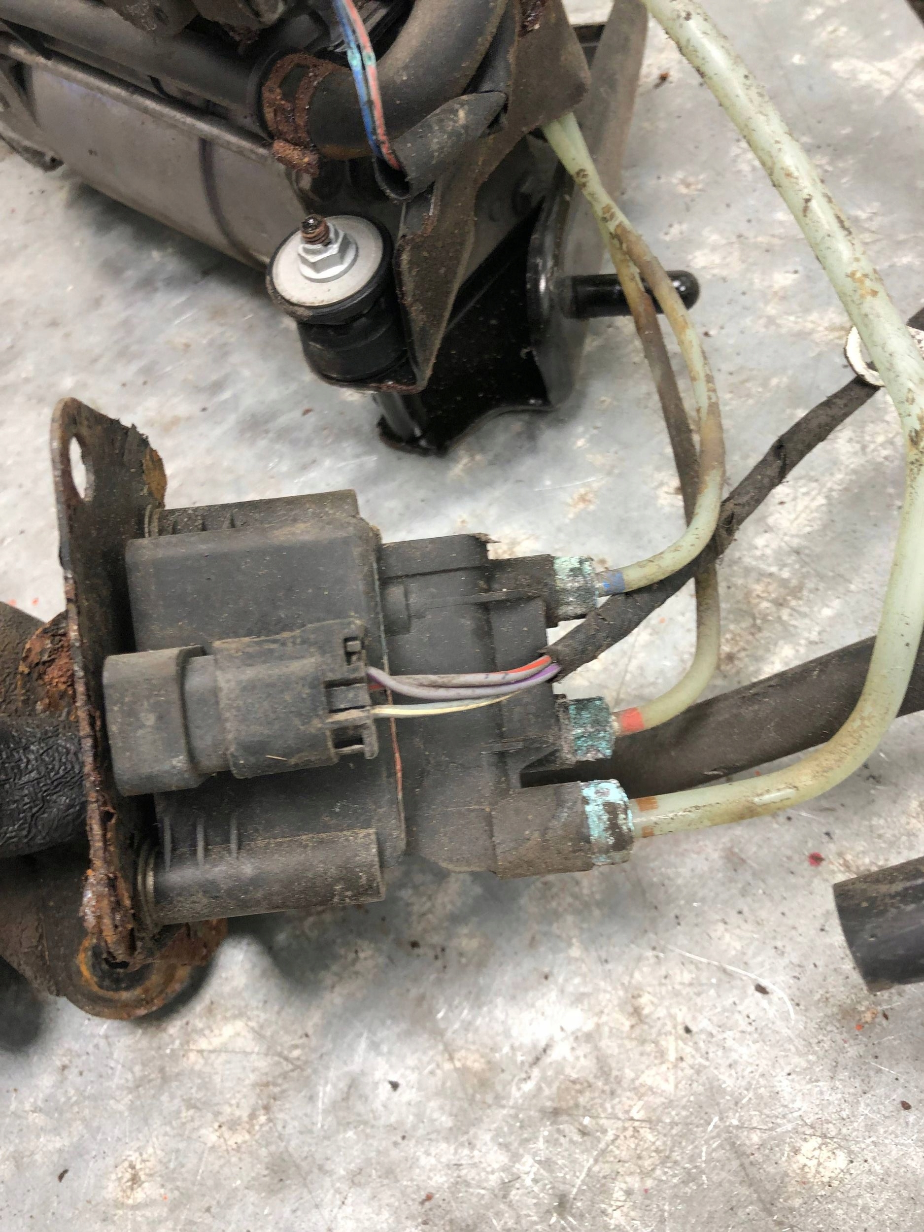 compressor; pump springing MERCEDES W212 KOMBI LIFT A2123200404