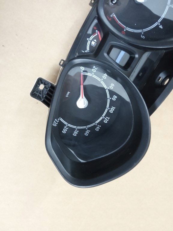 FORD Fiesta MK7 2008-12r. . - спидометр часы