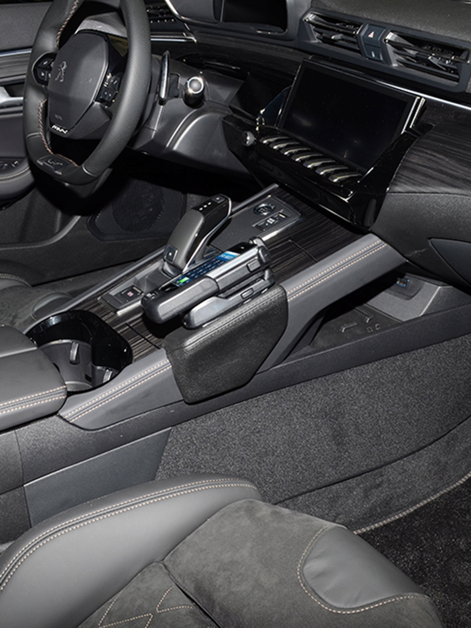 Konsola Kuda pod tel.do Peugeot 508 od 2018