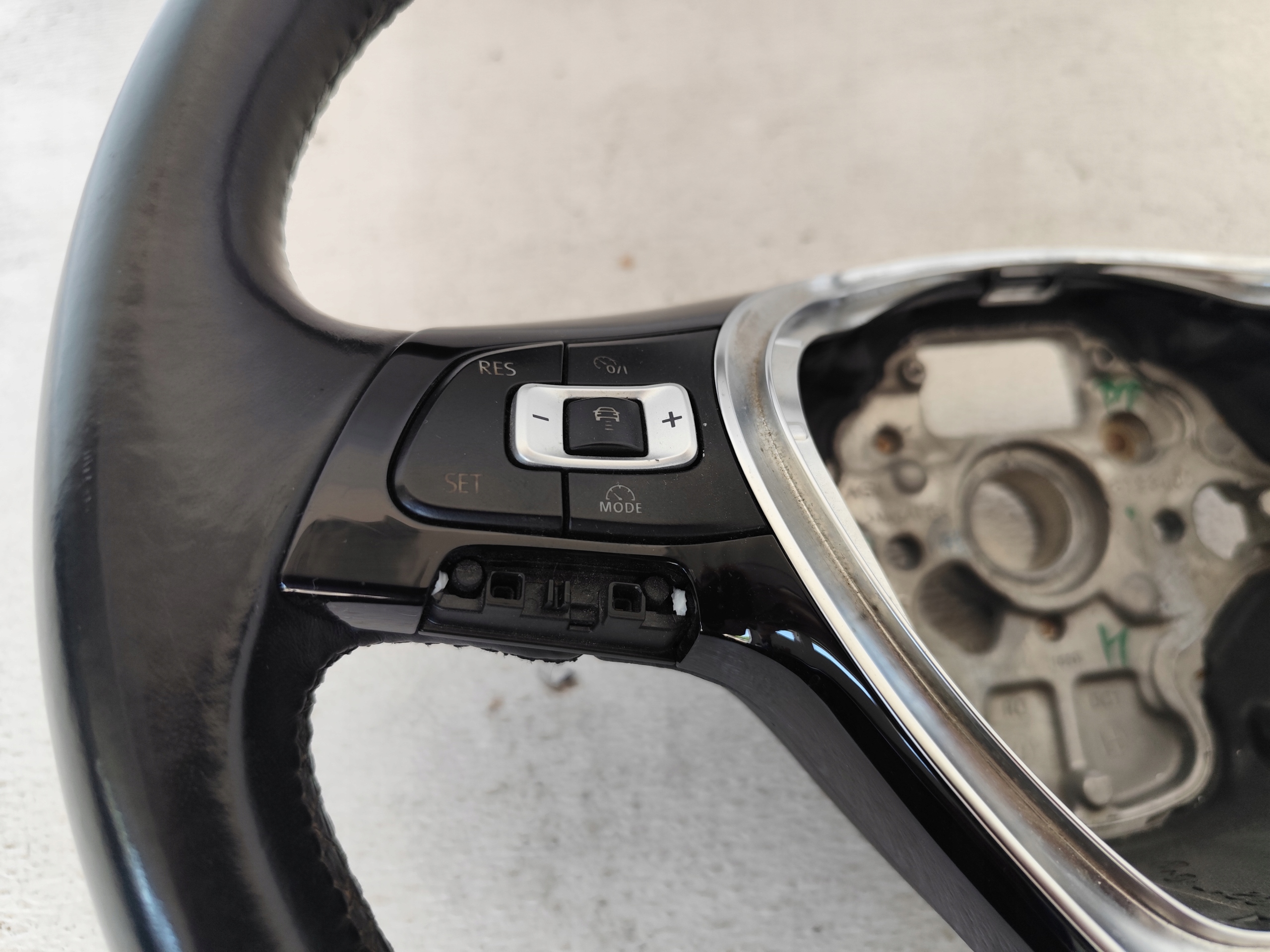 VOLKSWAGEN PASSAT B8 2017 steering wheel, leather MULTIFUNKCJA with shifting