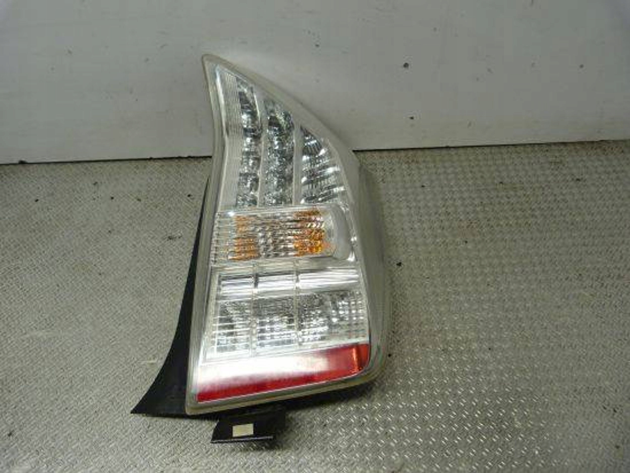 Toyota Prius XW30 2012 Lampa tył tylna prawa